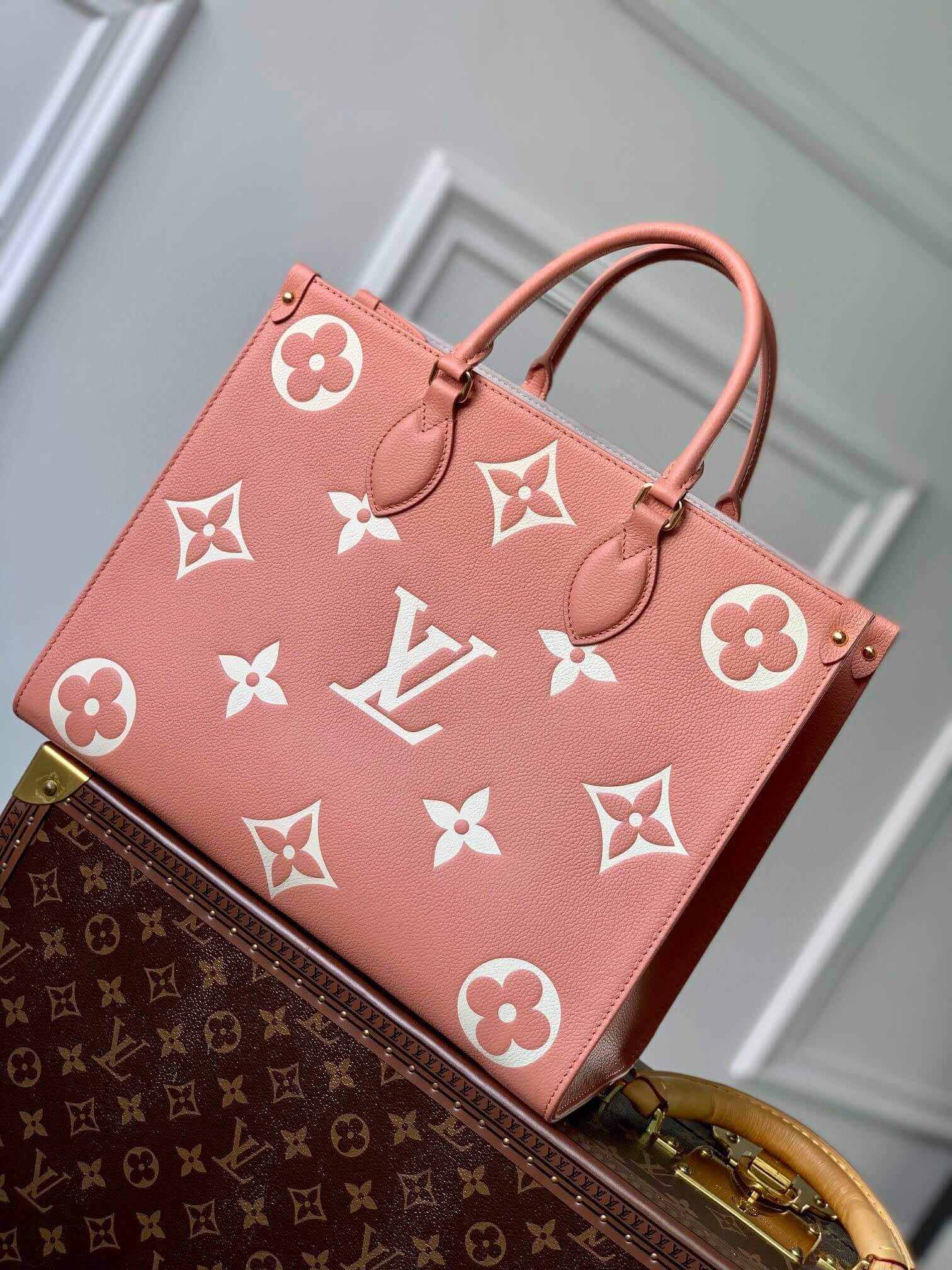 Louis Vuitton LV Monogram Empreinte OnTheGo MM Shoulder Handbag M21575 Cream / Rose Trianon M46286 Trianon Pink / Cream - Image 15