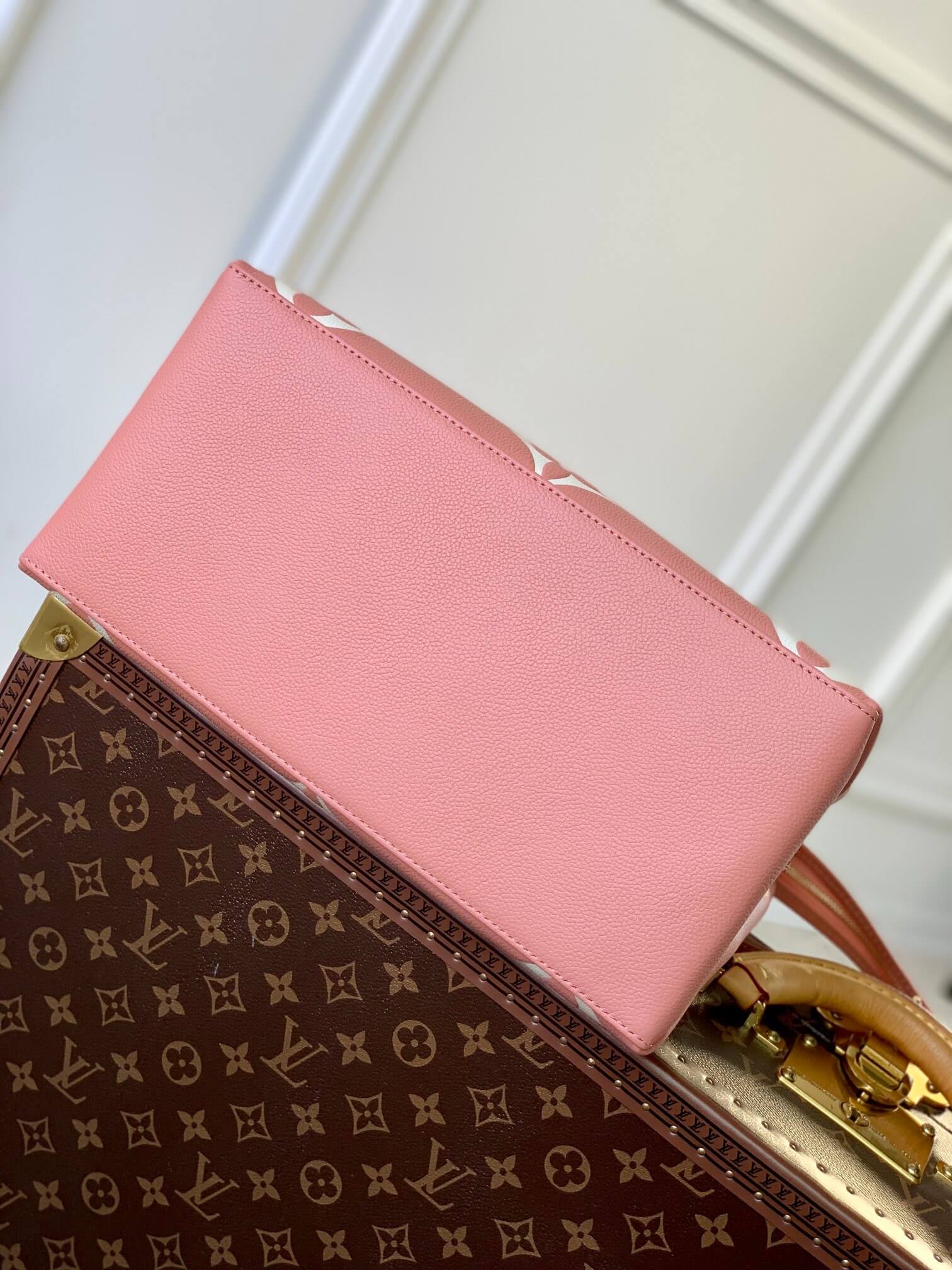 Louis Vuitton LV Monogram Empreinte Petit - Grand Palais Shoulder Handbag M46353 - M45811 Trianon Pink / Cream - Image 9