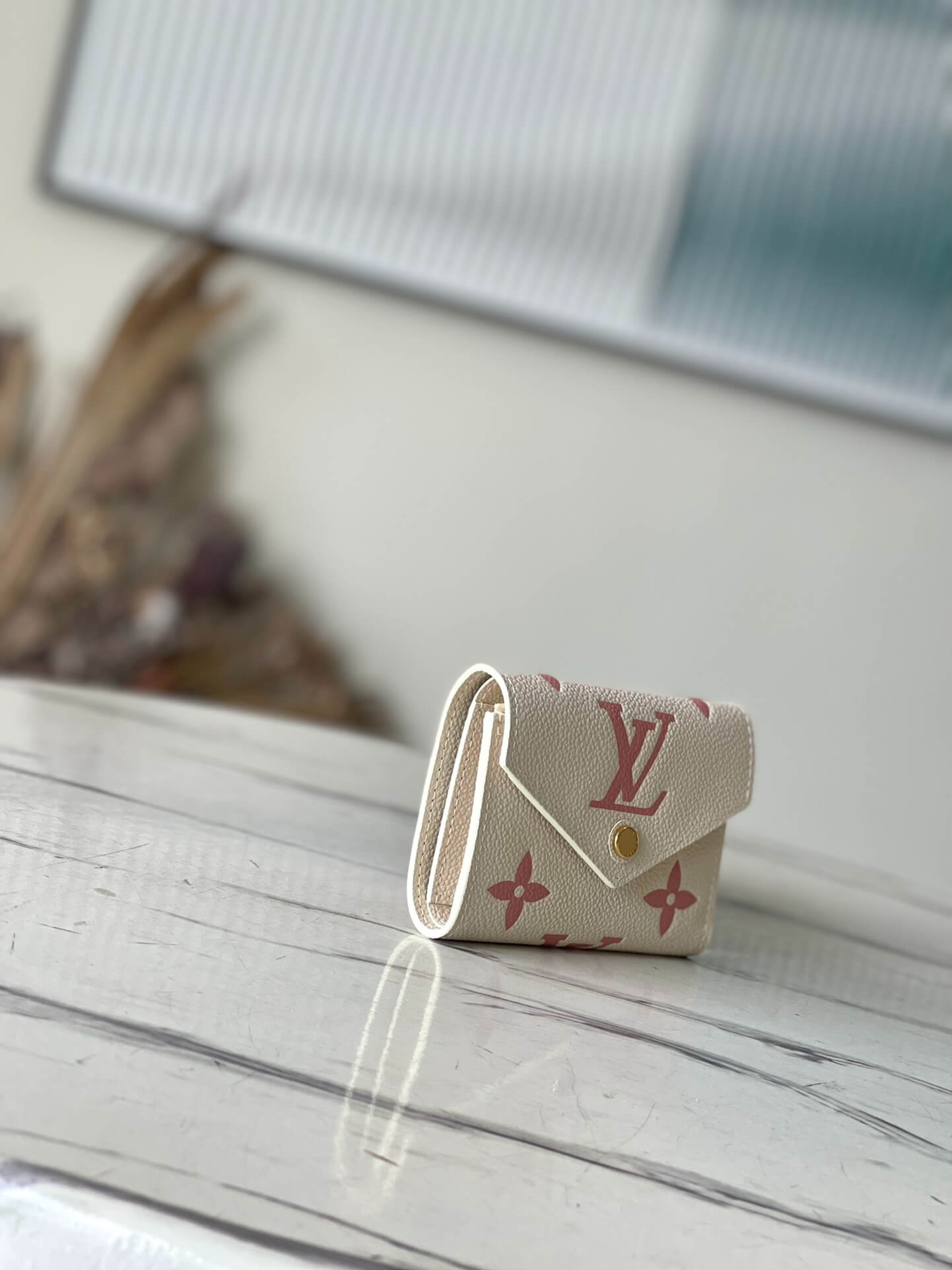 Louis Vuitton LV Monogram Empreinte Portefeuille Victorine Wallet M82062 Cream / Rose Trianon M81644 Trianon Pink / Cream - Image 7