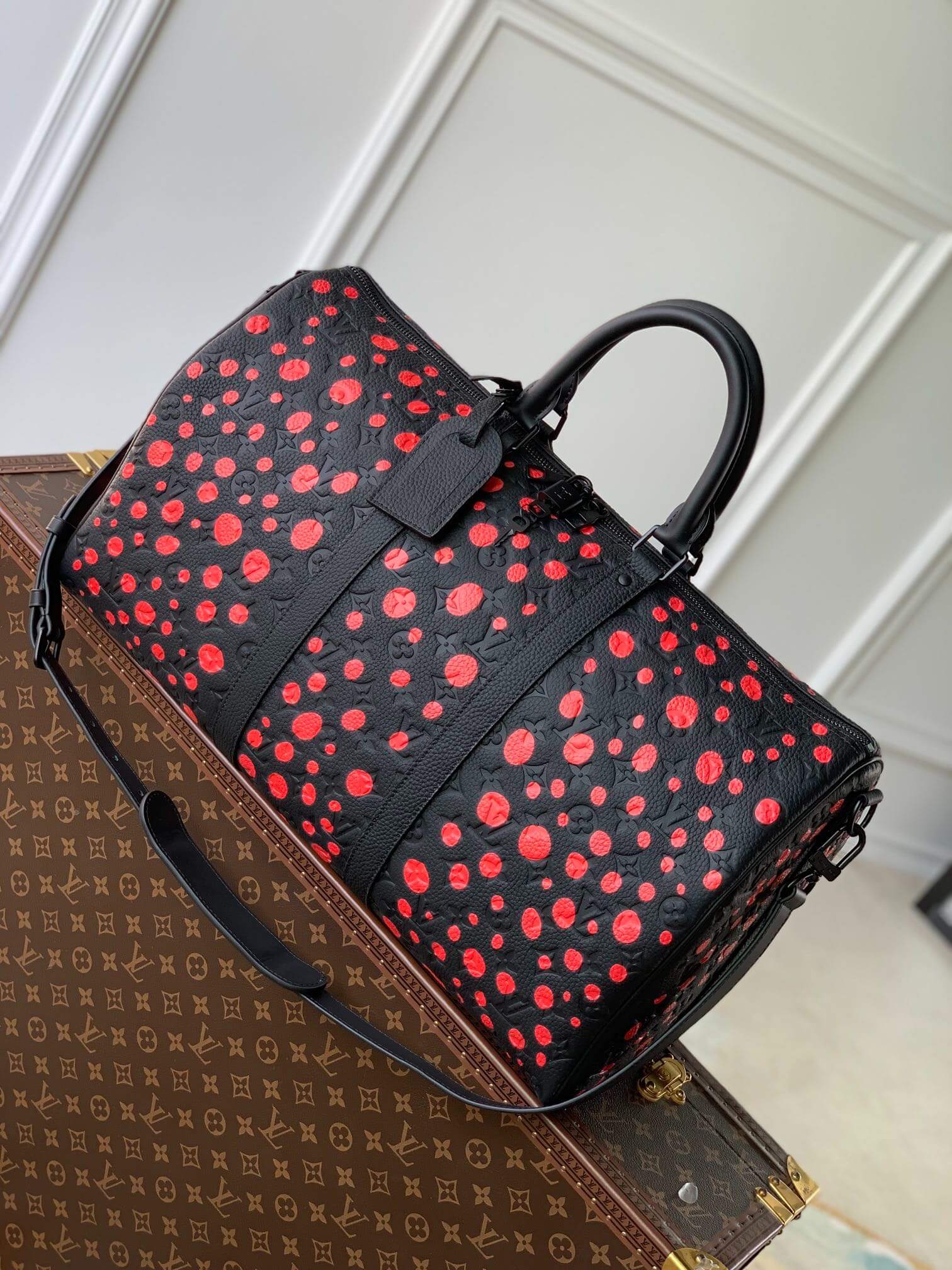 Louis Vuitton LV x YK Taurillon Monogram Infinity Dots Keepall Bandoulière 50 Travel Shoulder HandBag M21674 Black / Red
