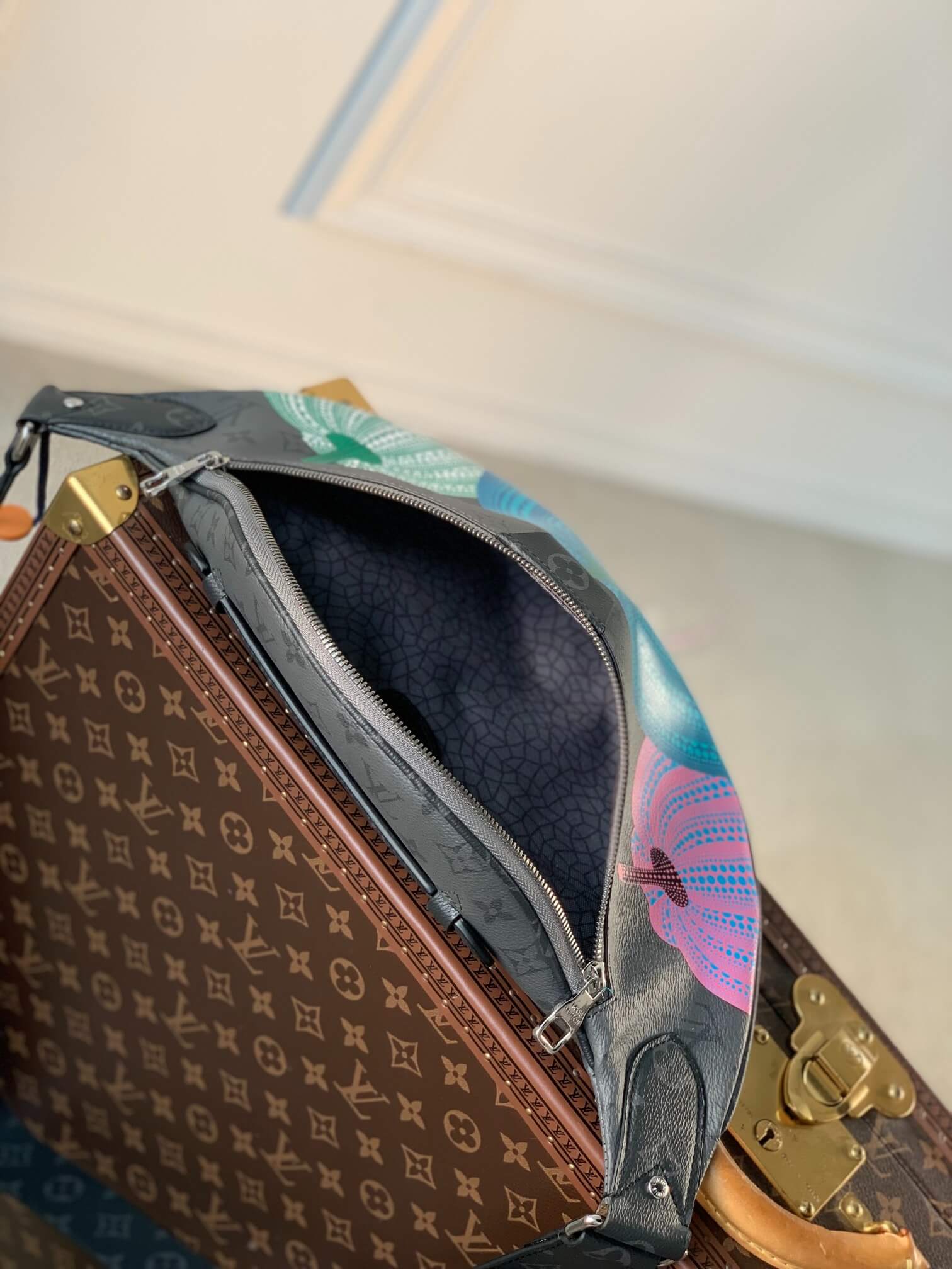 Louis Vuitton Monogram Eclipse Reverse coated canvas LV x YK Maxi Bumbag Presbyopia Pumpkin Handbag M46436 Black Flower - Image 3