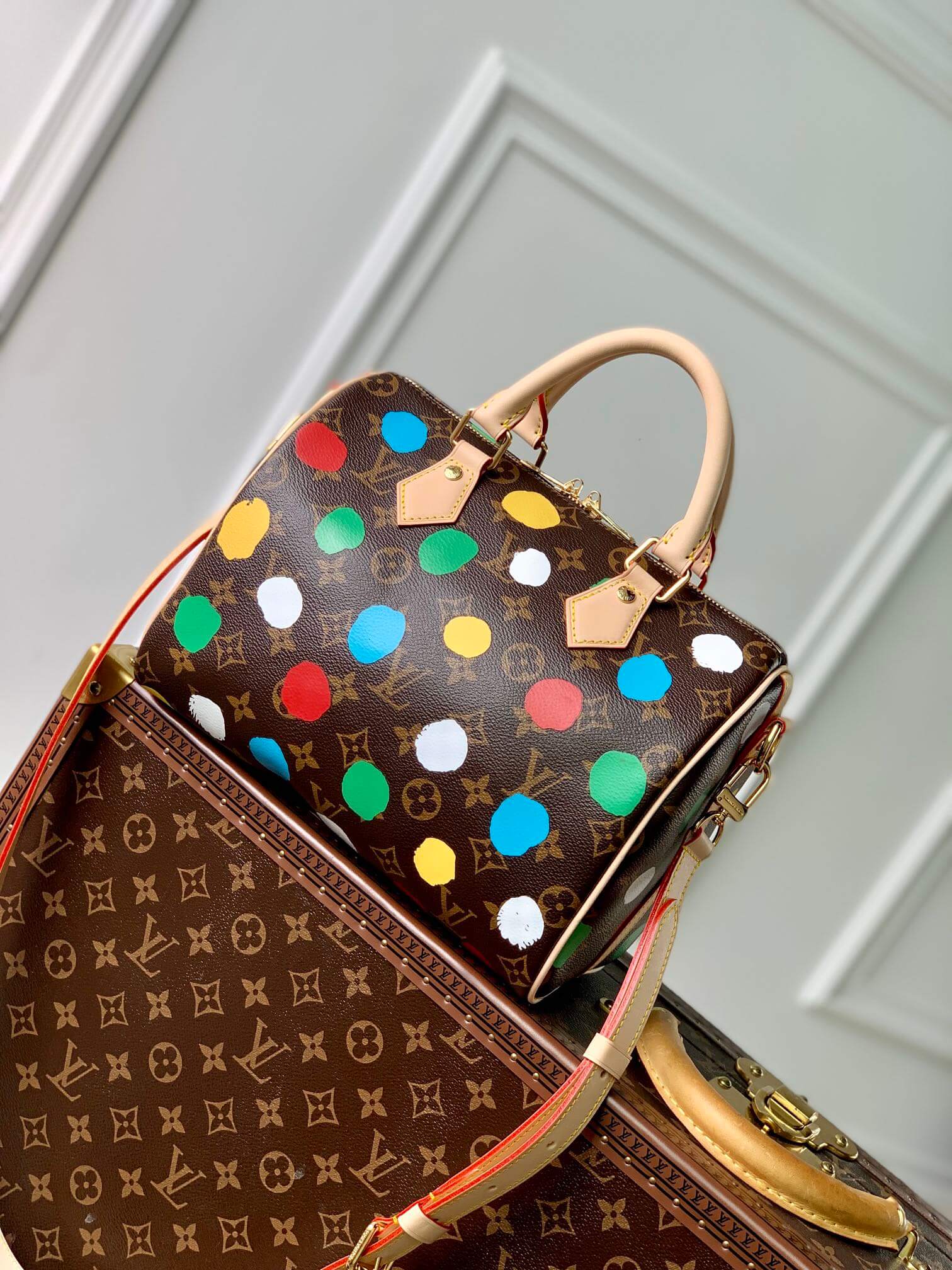 Louis Vuitton Monogram canvas LV x YK Dots print Speedy Bandoulière 25 Handbag M46433 Multicolor Red - Image 8