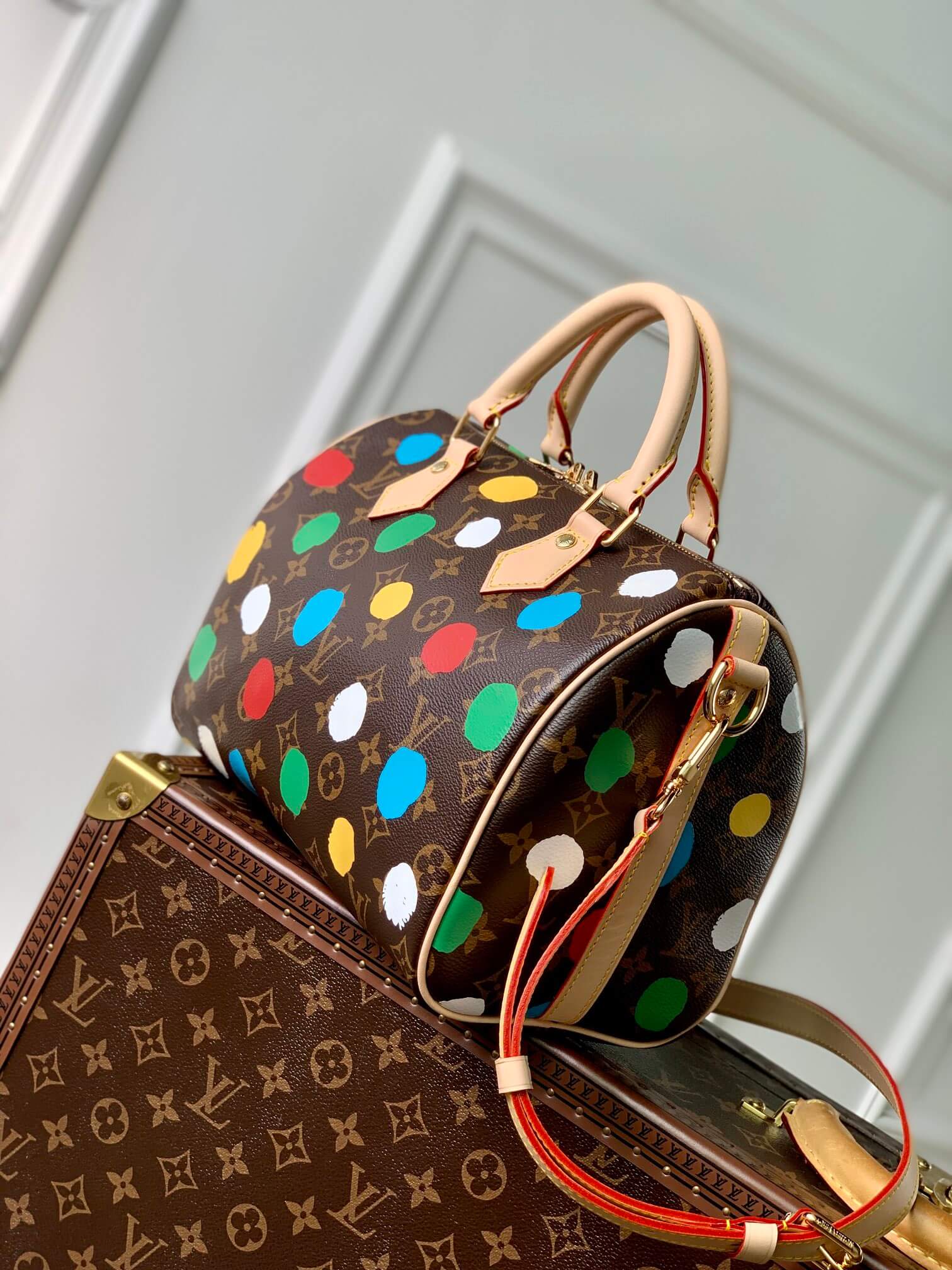 Louis Vuitton Monogram canvas LV x YK Dots print Speedy Bandoulière 25 Handbag M46433 Multicolor Red - Image 3
