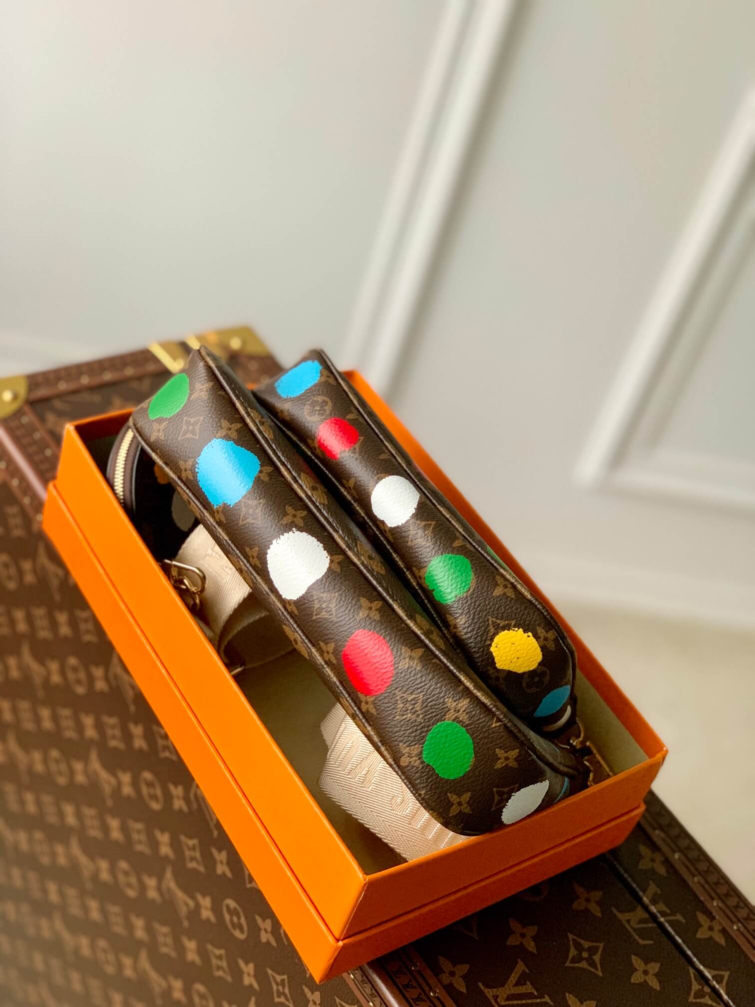 Louis Vuitton Monogram canvas  LV x YK Dots print Multi Pochette Accessoires Handbag M46385 Multicolor Red - Image 9