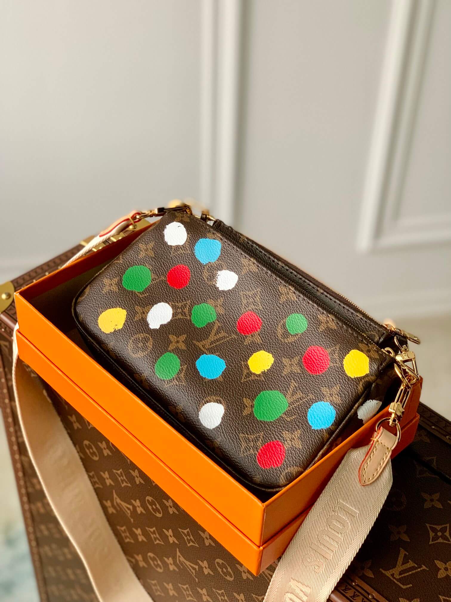 Louis Vuitton Monogram canvas  LV x YK Dots print Multi Pochette Accessoires Handbag M46385 Multicolor Red - Image 3