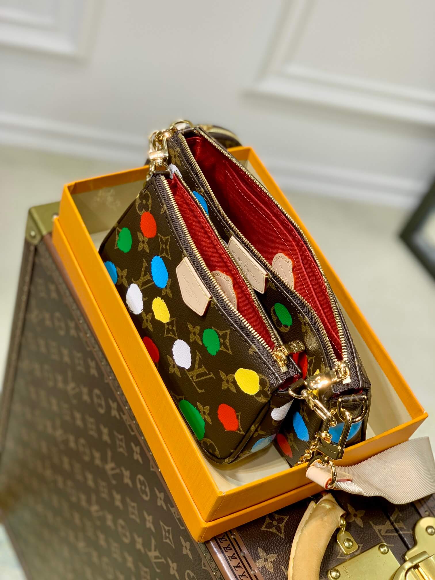 Louis Vuitton Monogram canvas  LV x YK Dots print Multi Pochette Accessoires Handbag M46385 Multicolor Red - Image 2