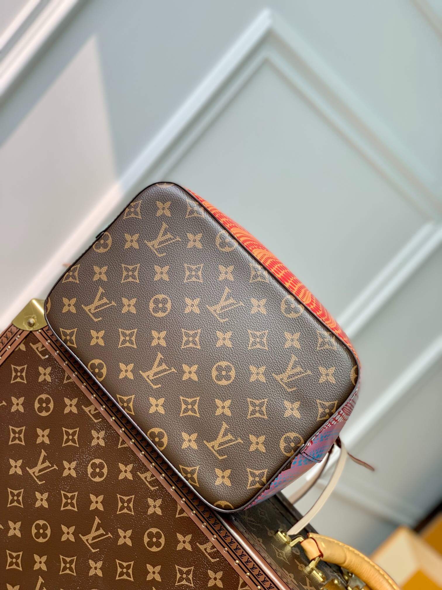 Louis Vuitton Monogram coated canvas LV x YK Néonoé MM Presbyopia Pumpkin Handbag M46473 Brown / Purple - Image 9
