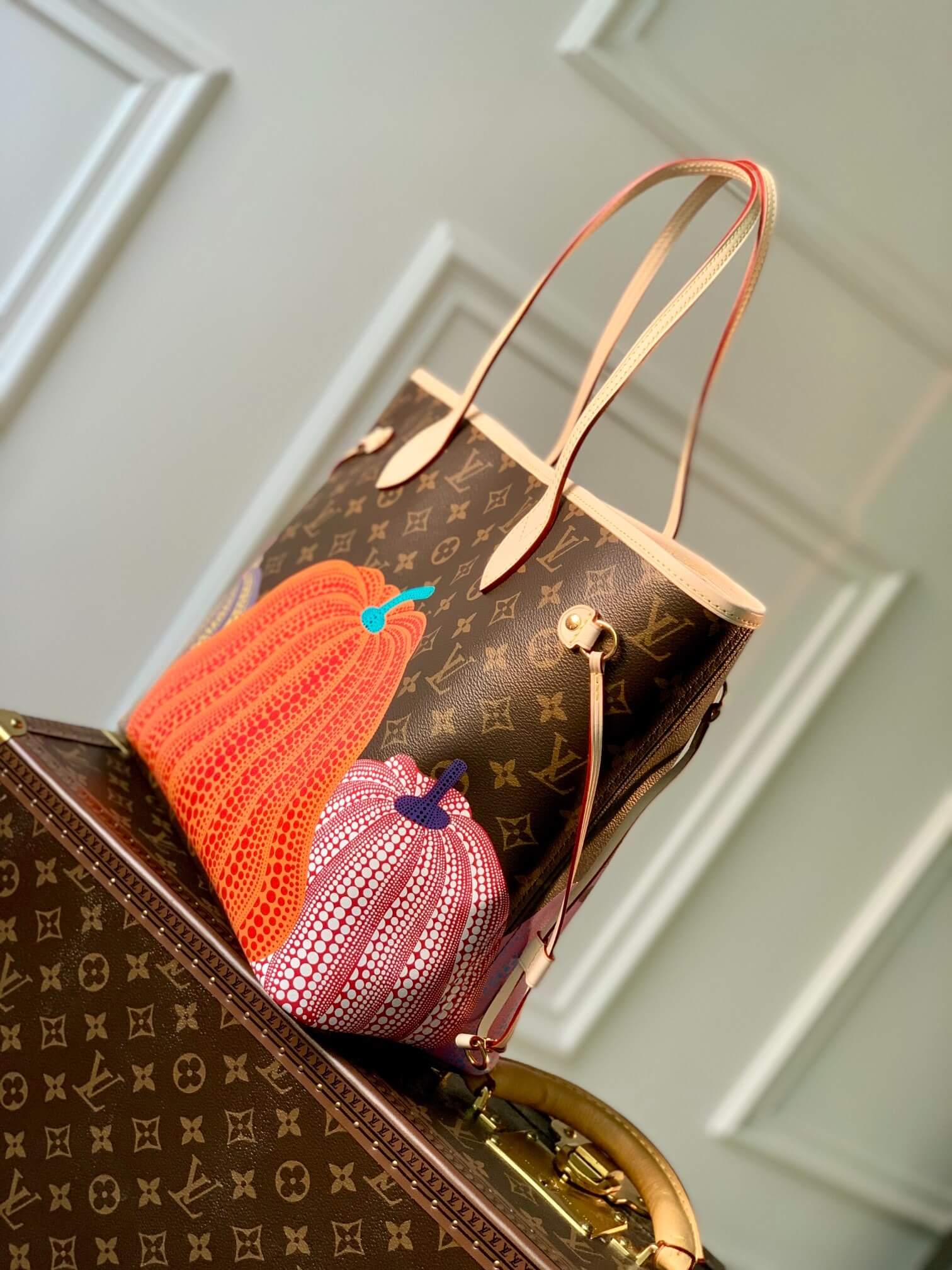 Louis Vuitton Monogram coated canvas LV x YK Neverfull MM Presbyopia Pumpkin Handbag M46468 Brown / Purple - Image 3