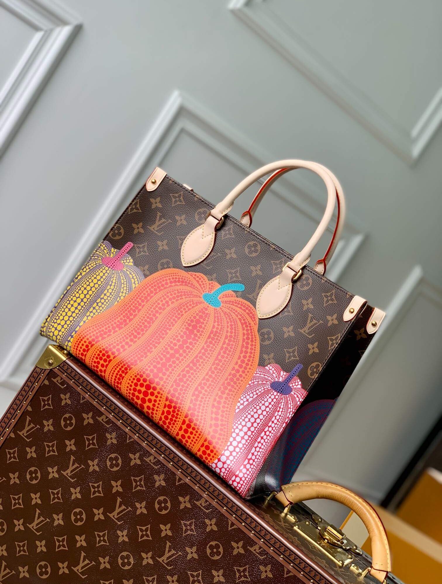 Louis Vuitton Monogram coated canvas LV x YK OnTheGo PM Presbyopia Pumpkin Handbag M46466 Brown / Purple