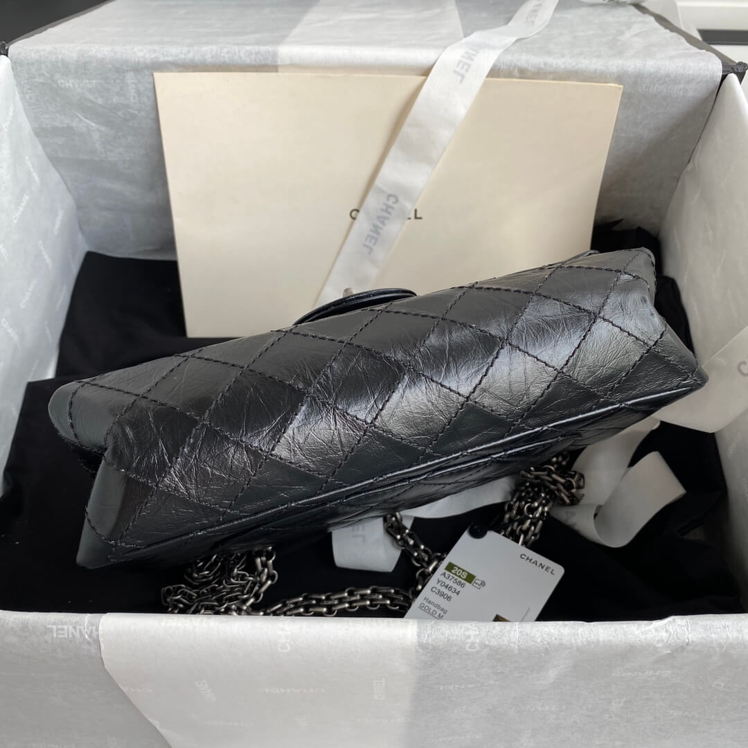 Chanel 2.55 Medium Aged Calfskin Shoulder Handbag - Image 18