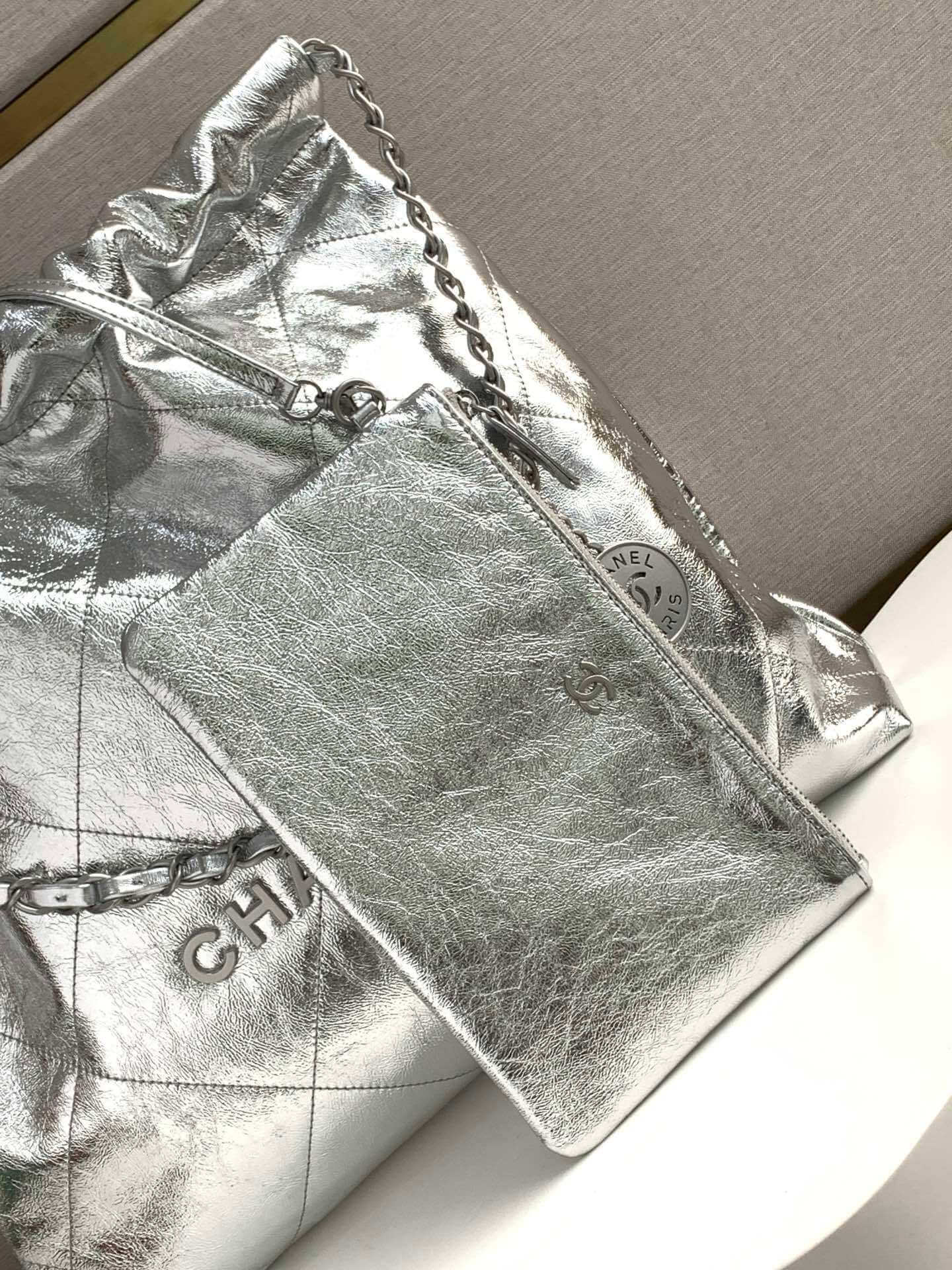 Chanel 22 Mini - Small - Medium Metallic Calfskin Leather Shoulder Handbag - Image 26