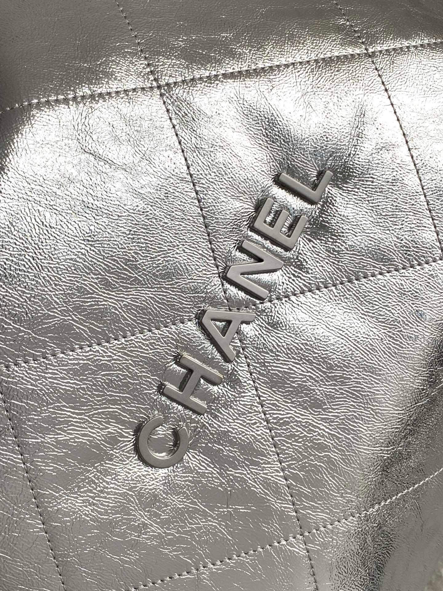 Chanel 22 Mini - Small - Medium Metallic Calfskin Leather Shoulder Handbag - Image 24