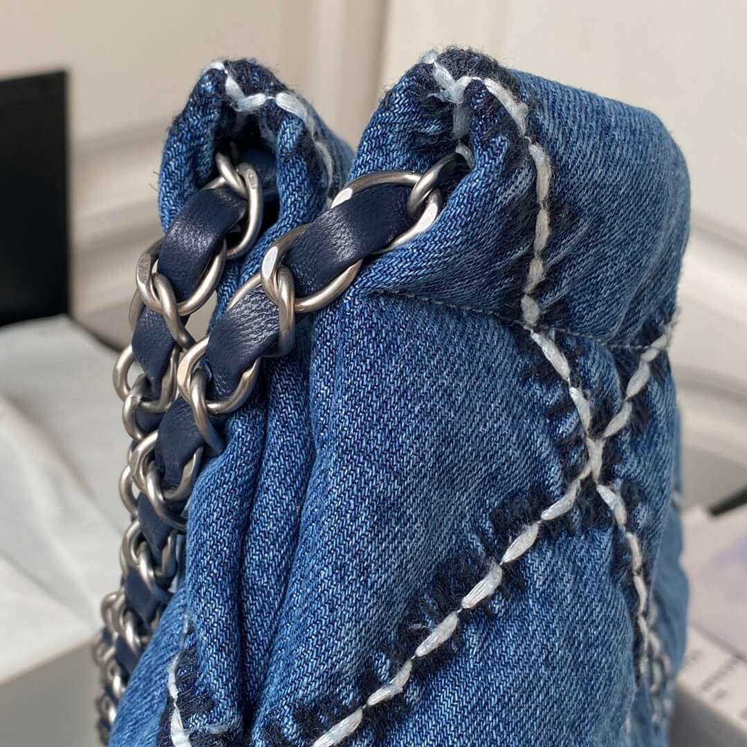 Chanel 22 Washed Denim Shoulder Handbag Blue/White - Image 27