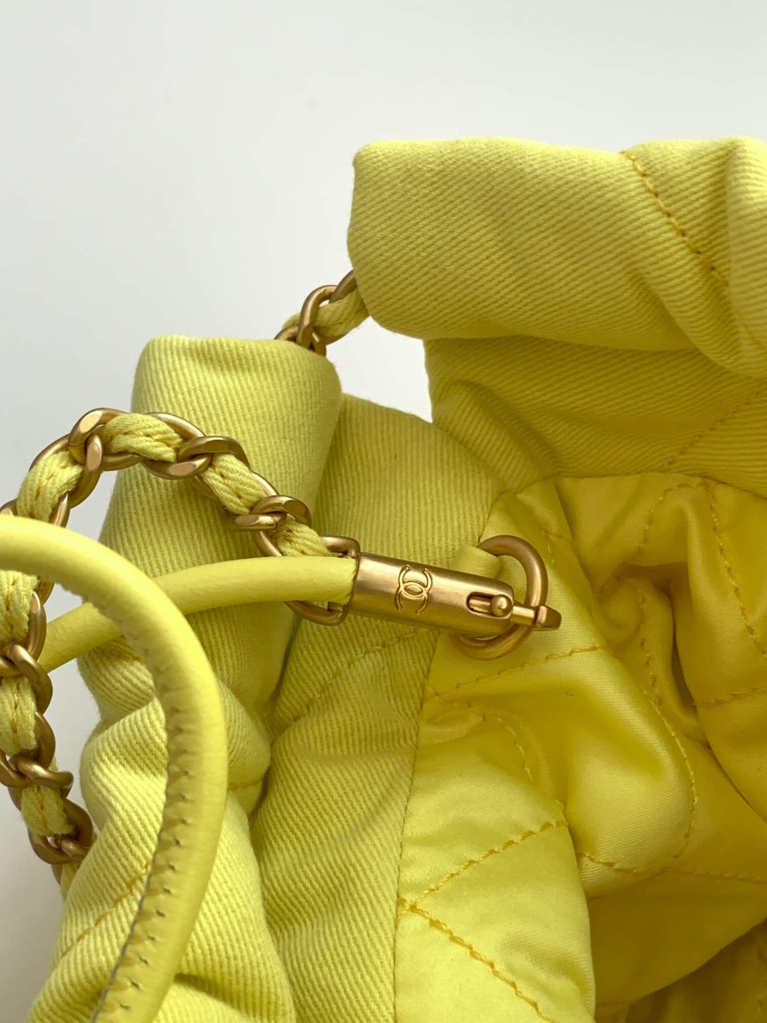 Chanel 22 Mini Denim Shoulder Handbag - Image 22