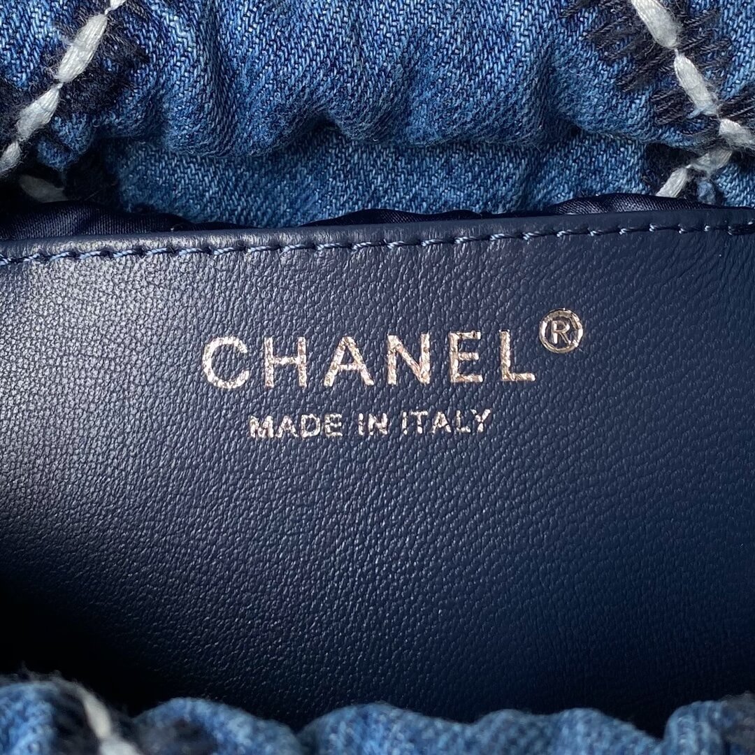 Chanel 22 Washed Denim Shoulder Handbag Blue/White - Image 4