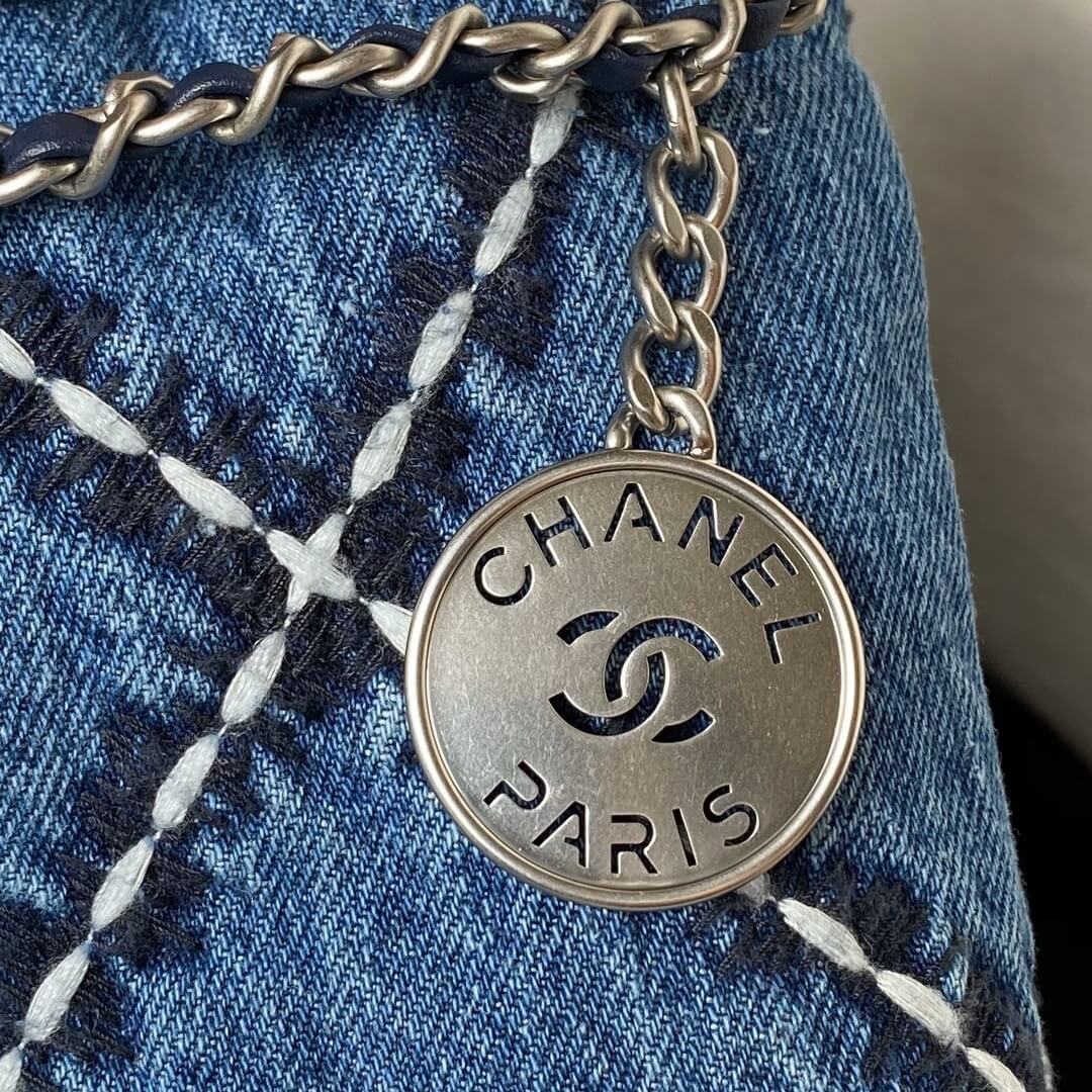 Chanel 22 Washed Denim Shoulder Handbag Blue/White - Image 8