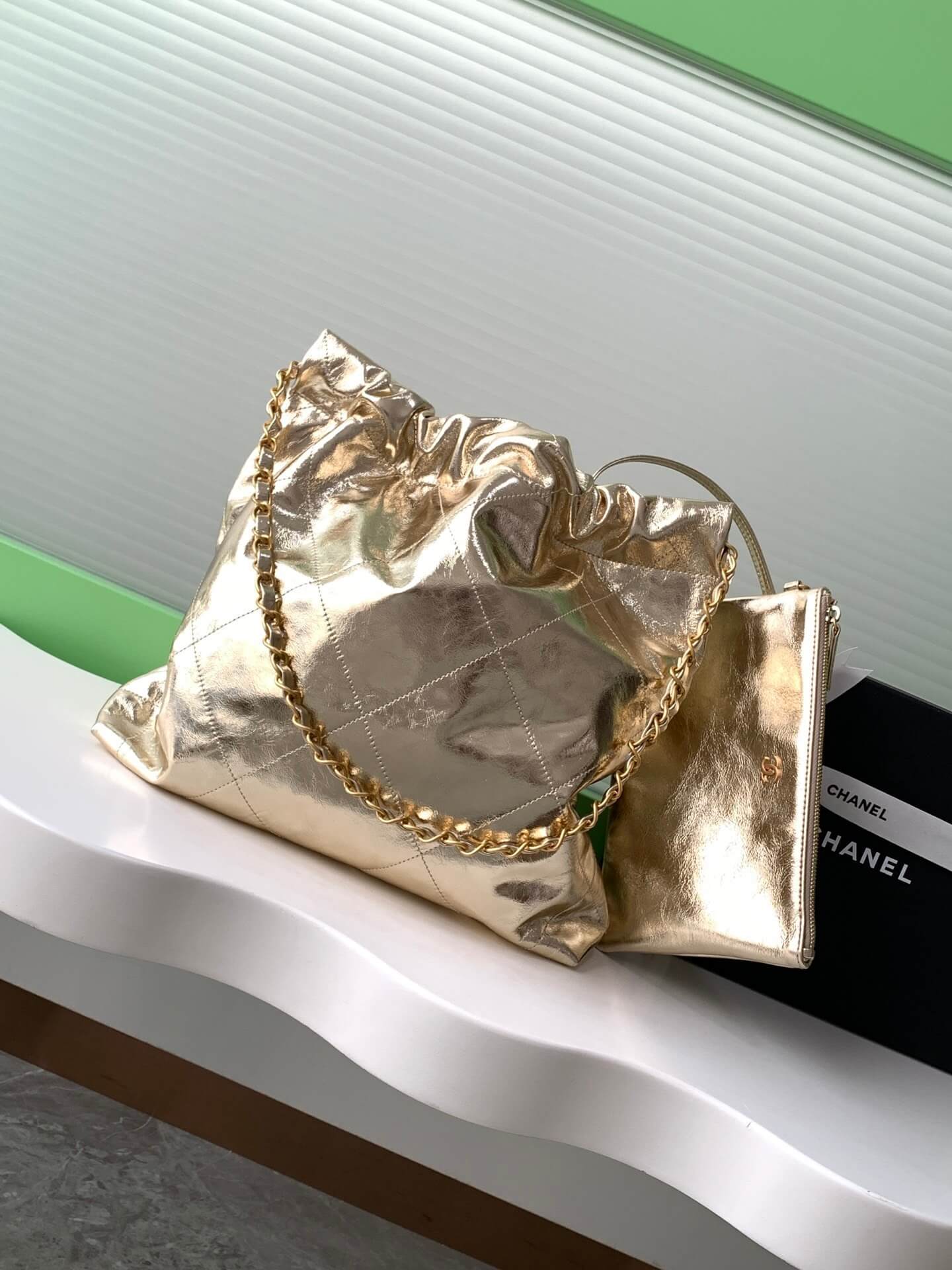 Chanel 22 Mini - Small - Medium Metallic Calfskin Leather Shoulder Handbag - Image 38