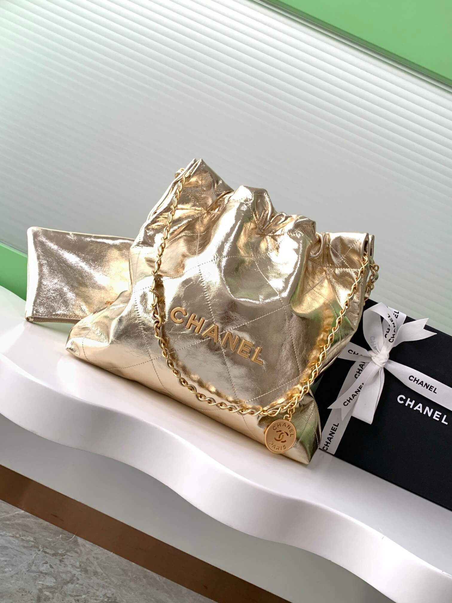 Chanel 22 Mini - Small - Medium Metallic Calfskin Leather Shoulder Handbag - Image 37