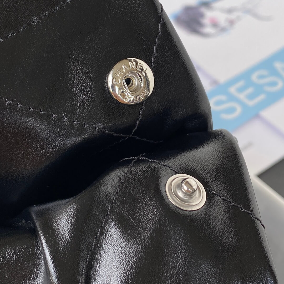 Chanel 22 Small Shiny calfskin leather Shoulder Handbag - Image 6