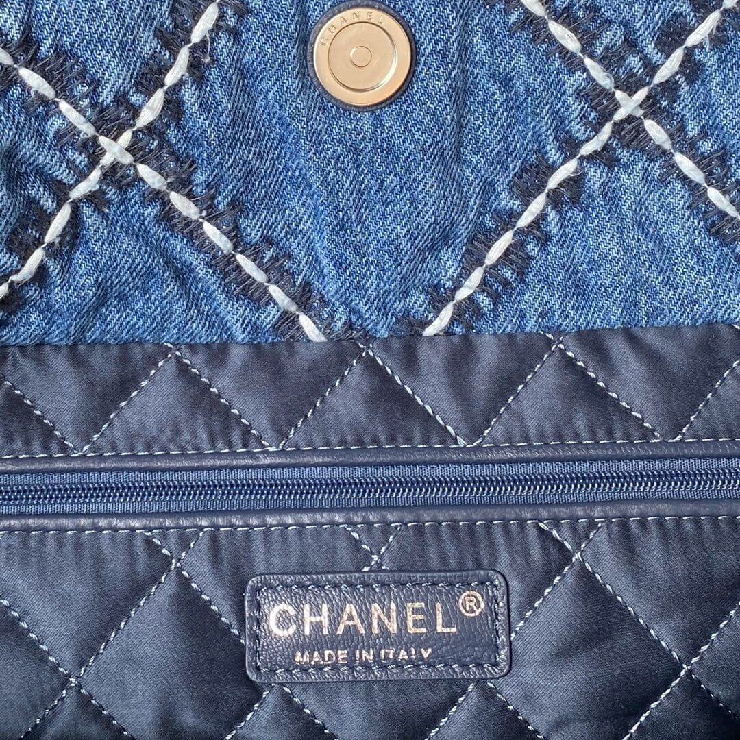 Chanel 22 Washed Denim Shoulder Handbag Blue/White - Image 14