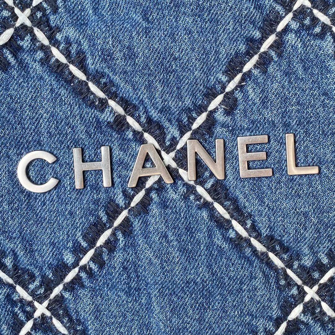 Chanel 22 Washed Denim Shoulder Handbag Blue/White - Image 15