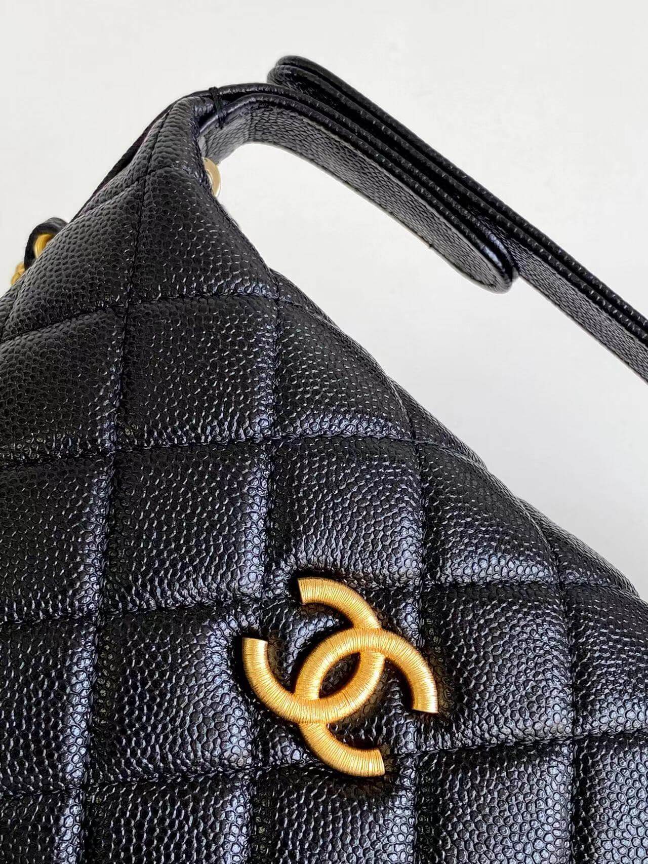 Chanel 25C Small Hobo Grained Caviar Leather Shoulder Crossbody Handbag - Image 23