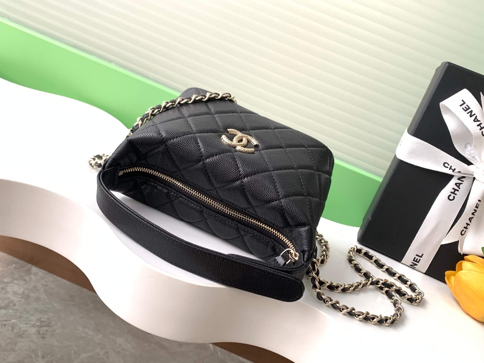 Chanel 25C Small Hobo Grained Caviar Leather Shoulder Crossbody Handbag - Image 36