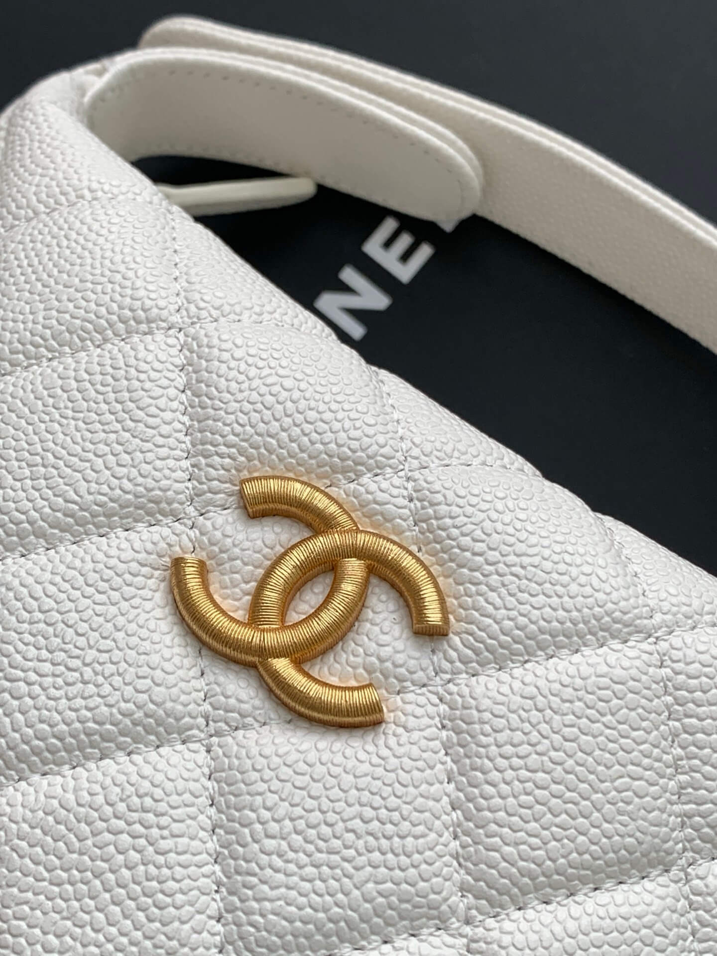 Chanel 25C Small Hobo Grained Caviar Leather Shoulder Crossbody Handbag - Image 40