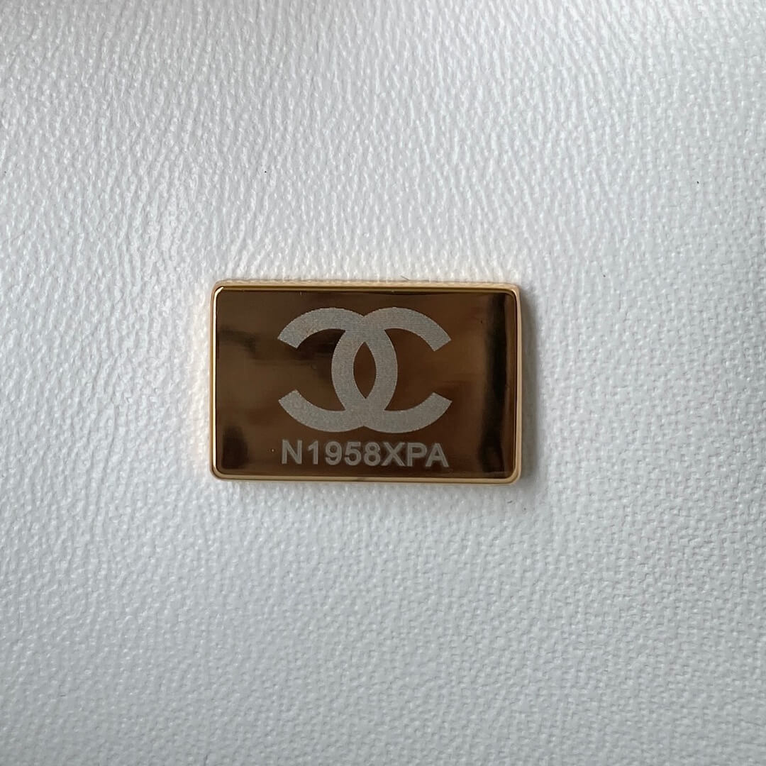 Chanel Classic 11.12 Double Flap Medium Quilted Caviar Leather Shoulder Handbag - Image 13