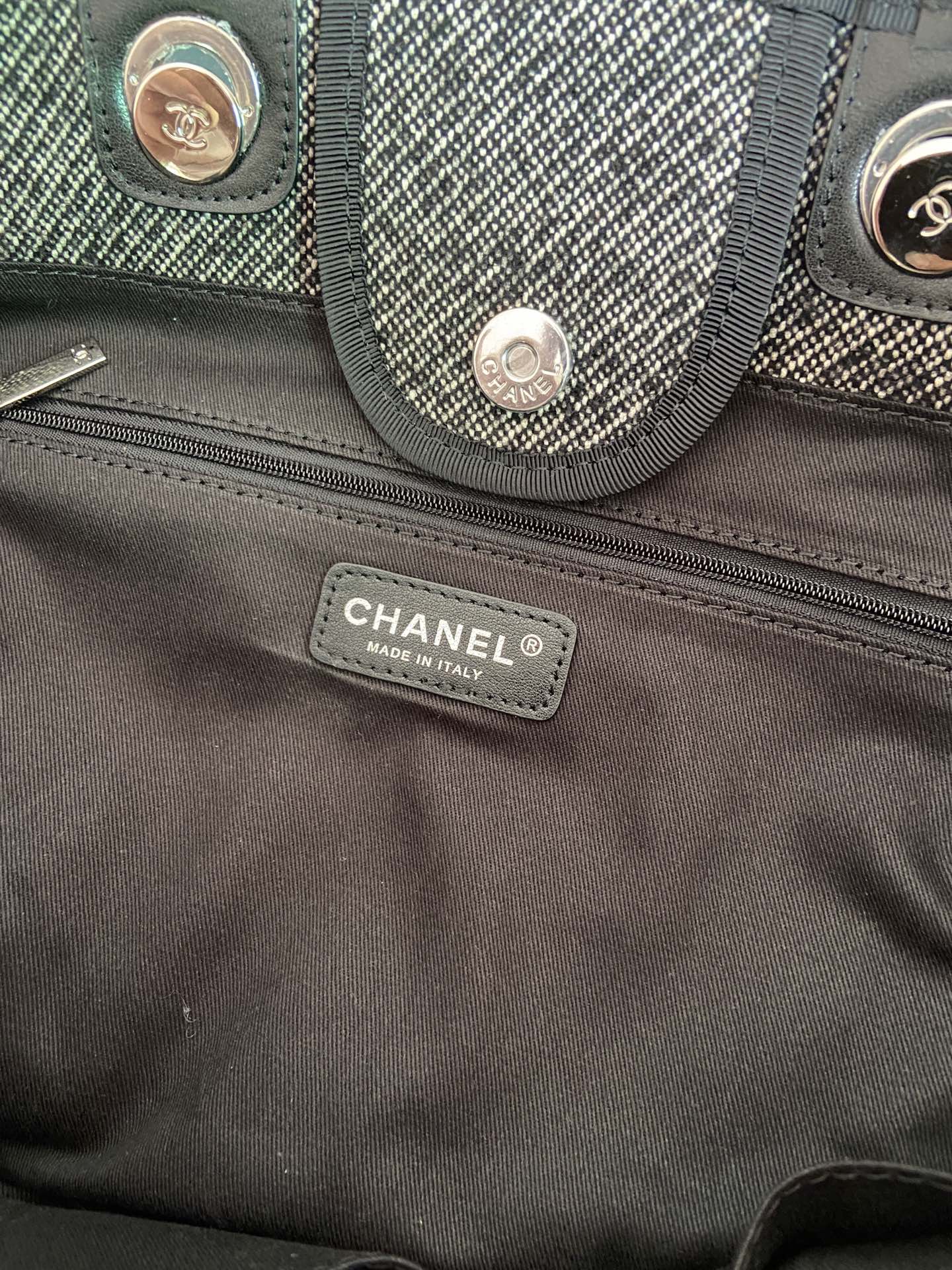 Chanel Deauville Tote 50 Denim Canvas Shoulder HandBag Velvet Blue - Velvet Green - Velvet Red - Velvet Cream White - Velvet Black - Image 41