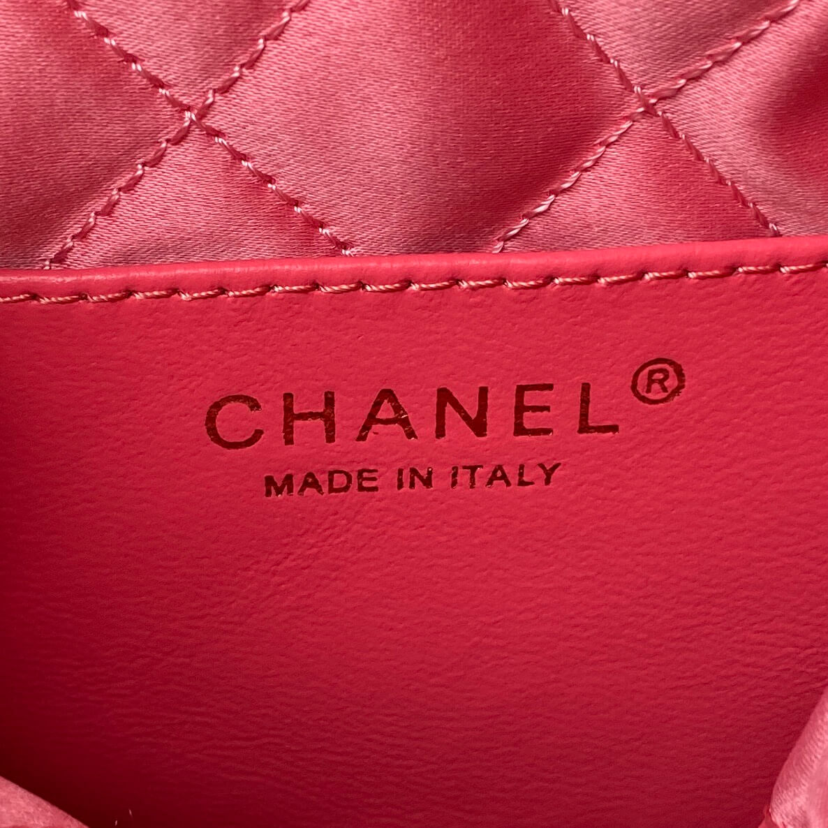 Chanel Mini 22 Shiny Grained Calfskin Caviar Leather Shoulder Handbag - Image 5