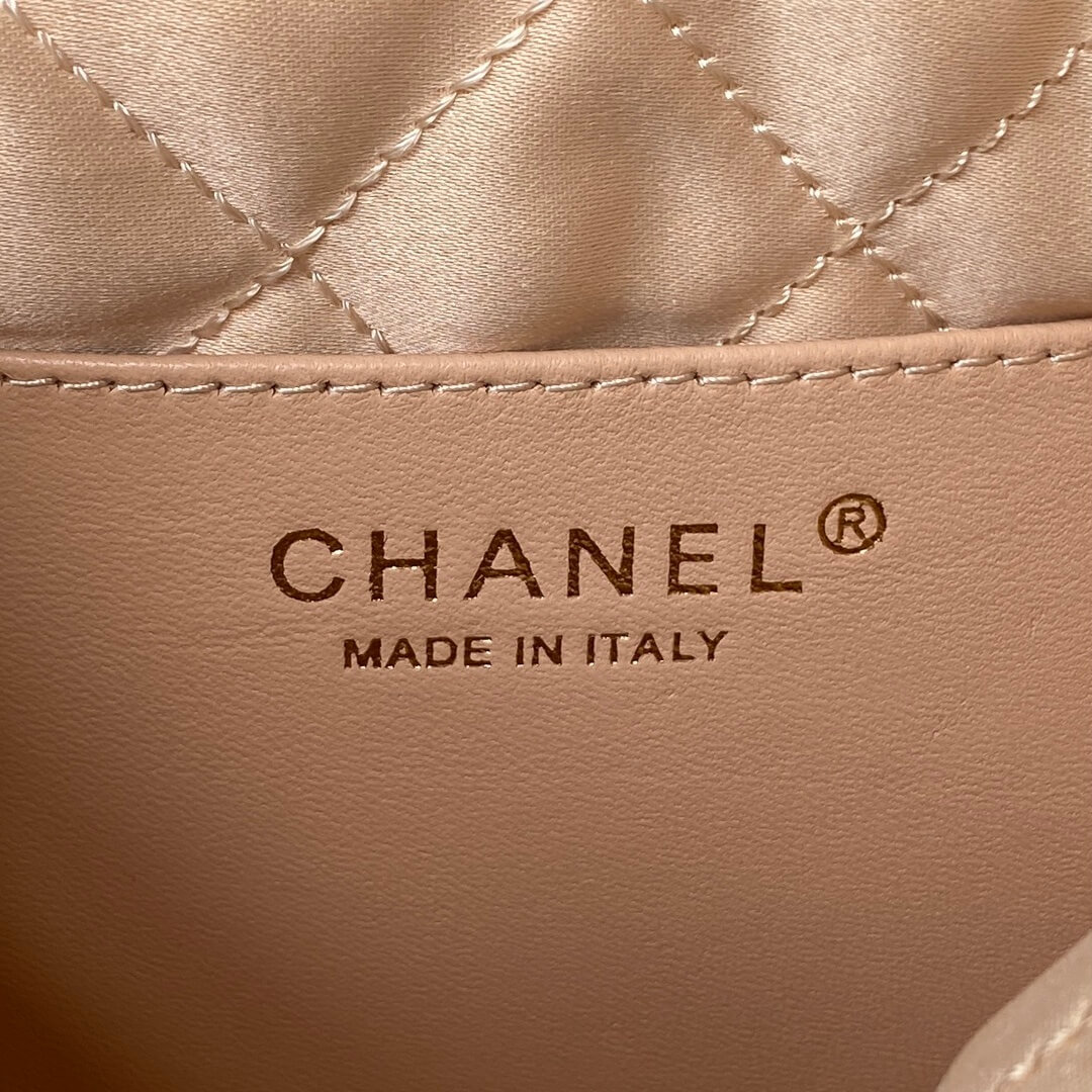 Chanel Mini 22 Shiny Grained Calfskin Caviar Leather Shoulder Handbag - Image 40