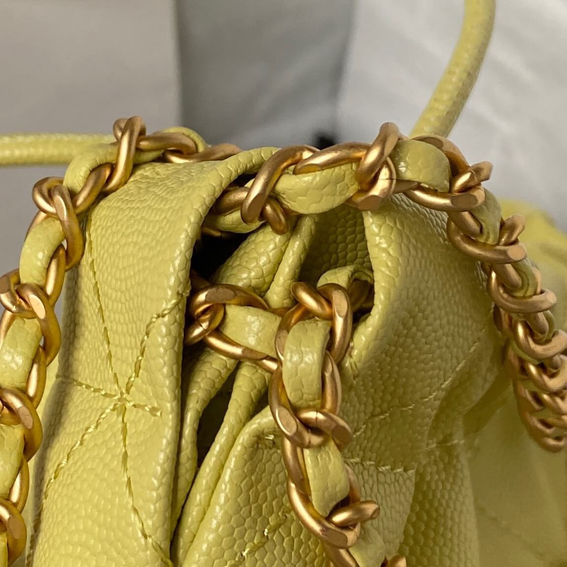 Chanel Mini 22 Shiny Grained Calfskin Caviar Leather Shoulder Handbag - Image 52