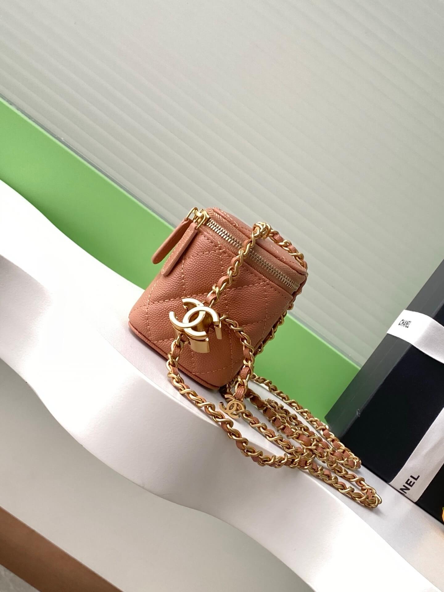 Chanel Quilted Top Handle Mini Vanity Case Caviar Leather Crossbody Bag - Image 41