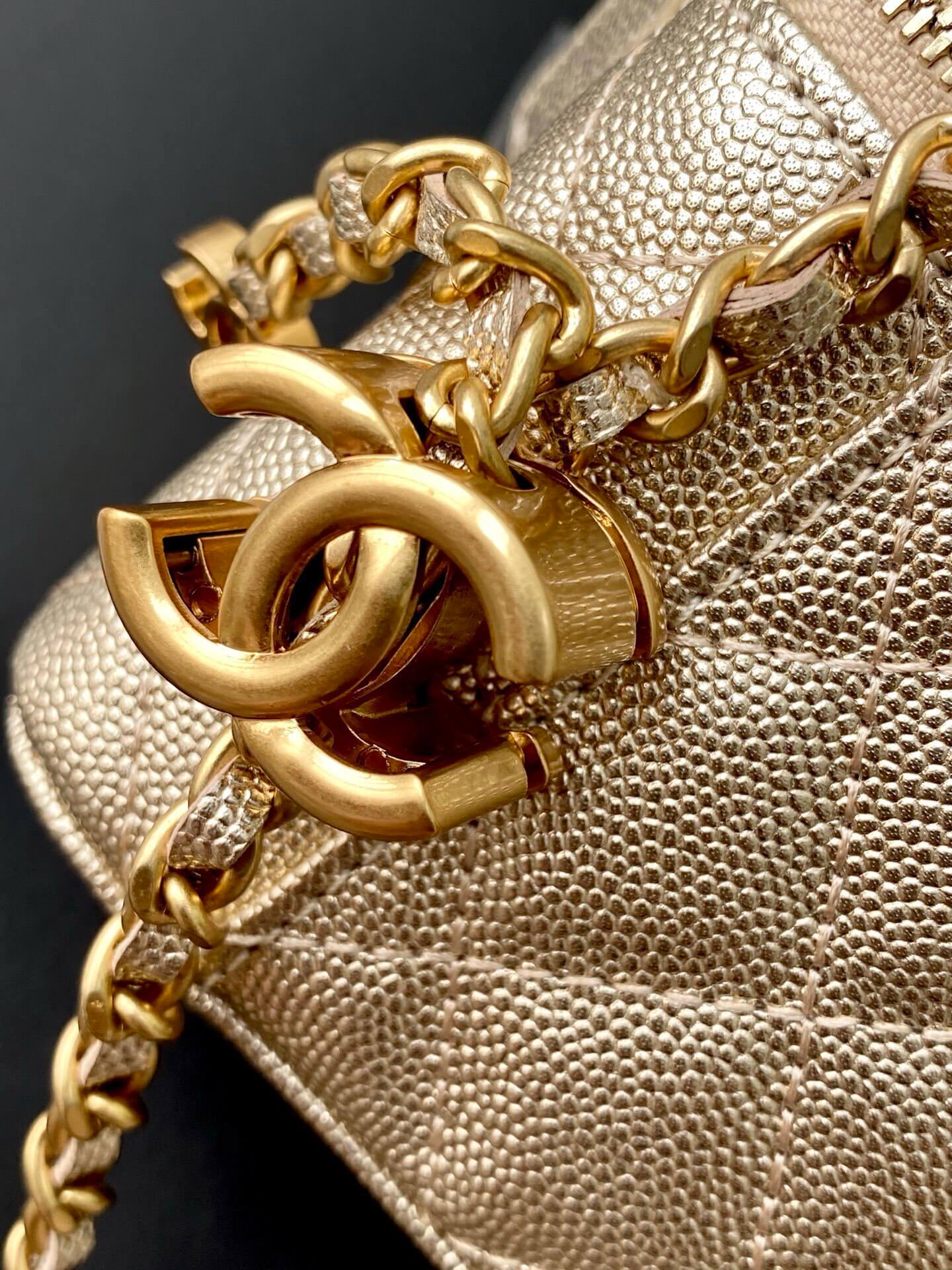 Chanel Quilted Top Handle Mini Vanity Case Caviar Leather Crossbody Bag - Image 35