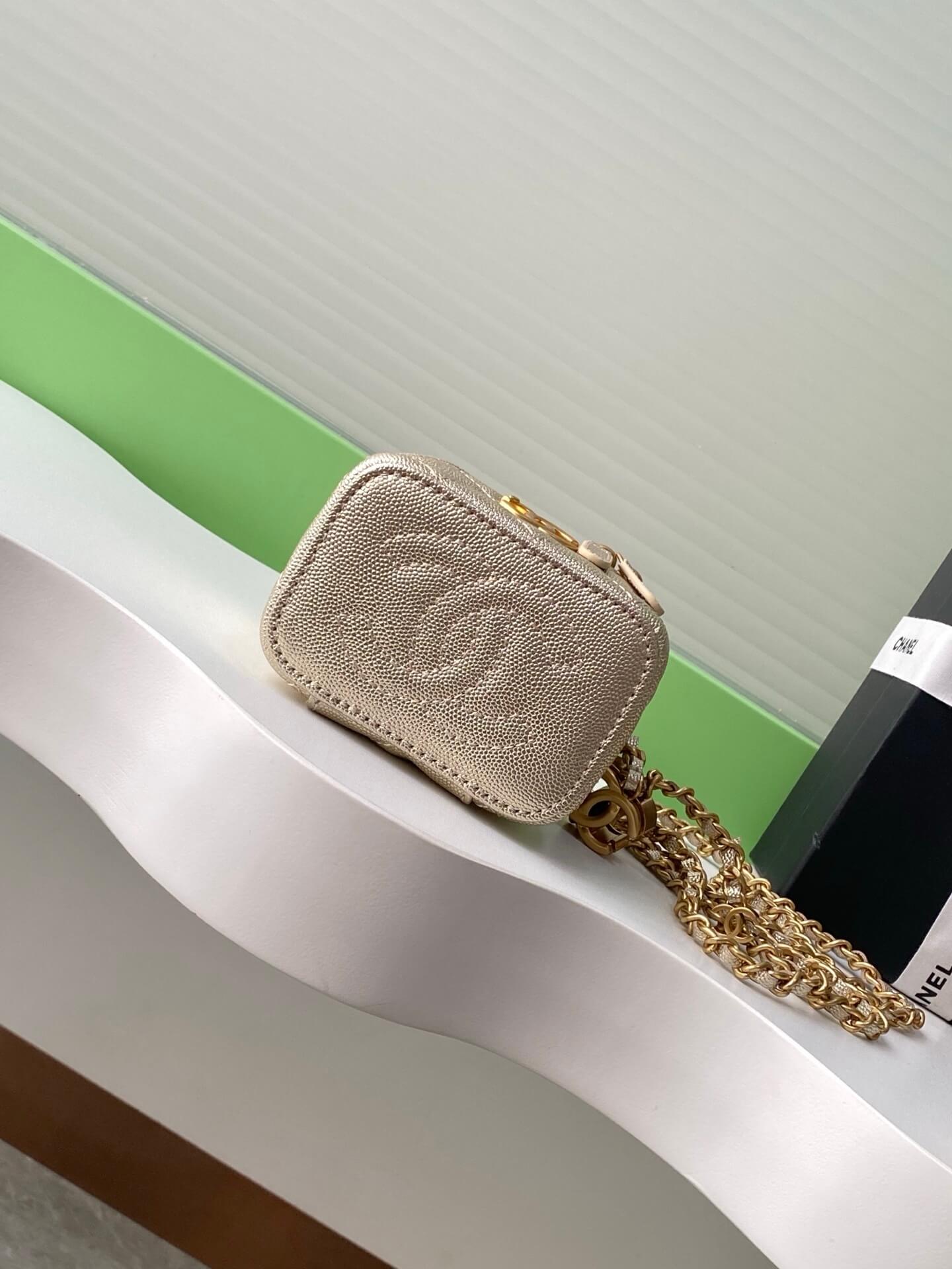 Chanel Quilted Top Handle Mini Vanity Case Caviar Leather Crossbody Bag - Image 36