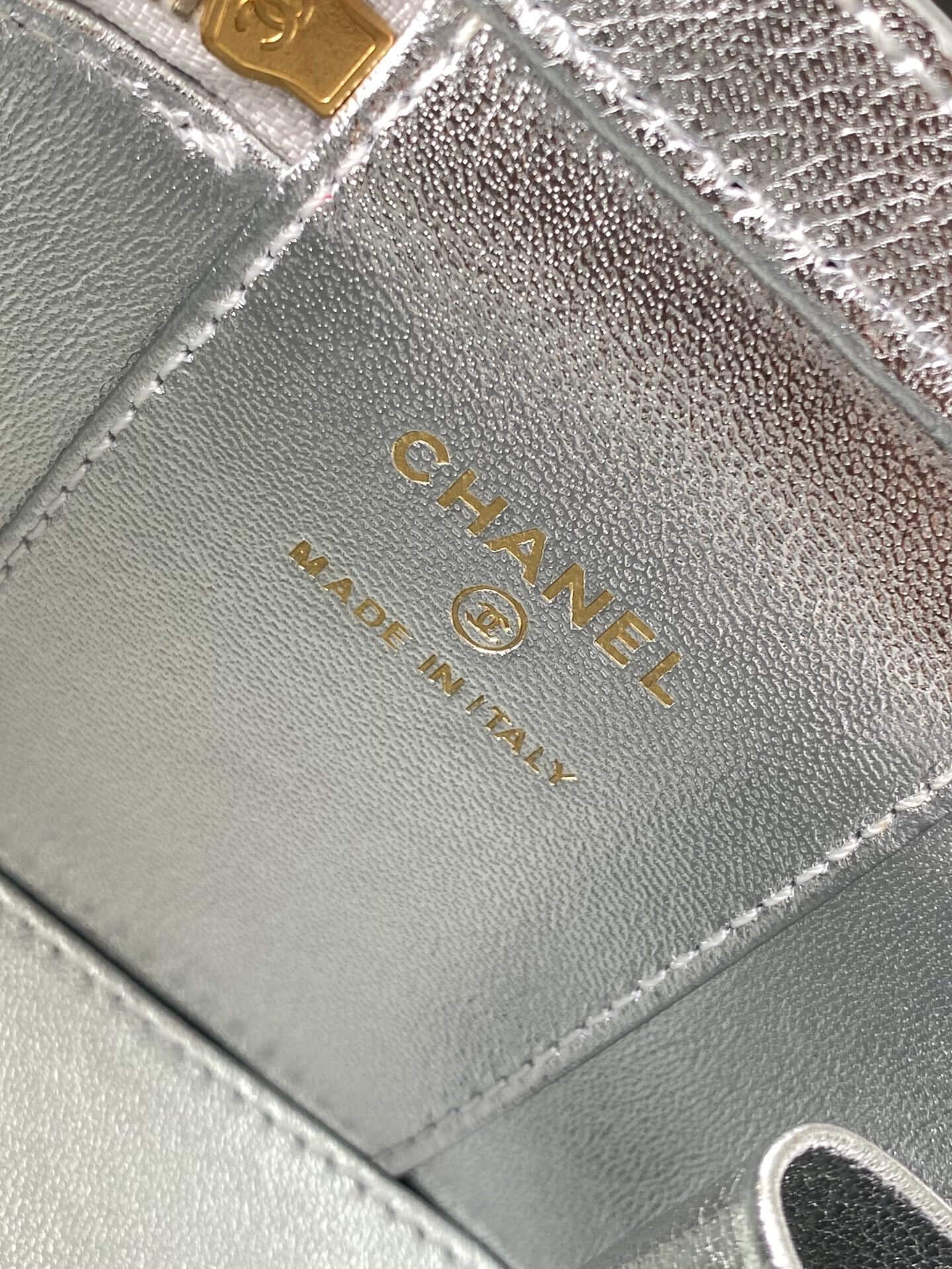 Chanel Quilted Top Handle Mini Vanity Case Caviar Leather Crossbody Bag - Image 22