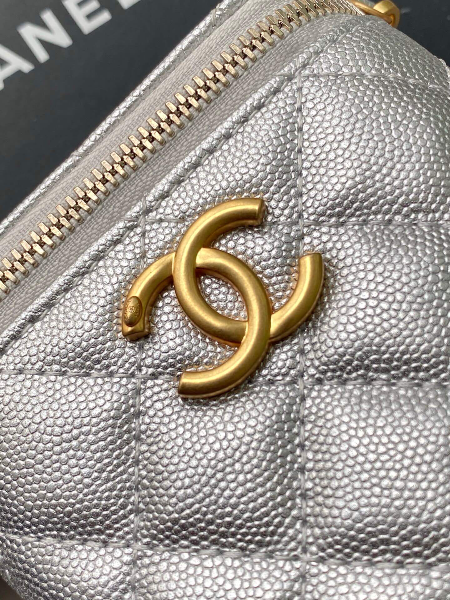 Chanel Quilted Top Handle Mini Vanity Case Caviar Leather Crossbody Bag - Image 24