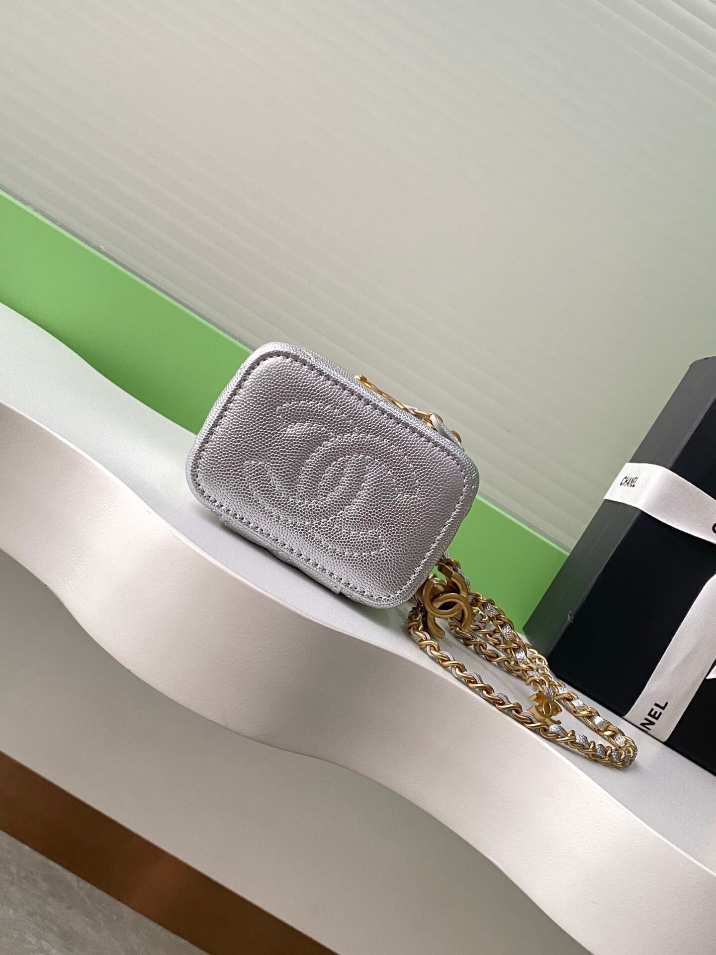 Chanel Quilted Top Handle Mini Vanity Case Caviar Leather Crossbody Bag - Image 27