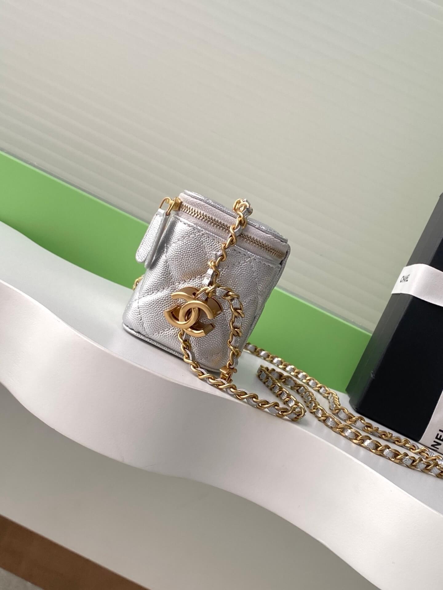 Chanel Quilted Top Handle Mini Vanity Case Caviar Leather Crossbody Bag - Image 23