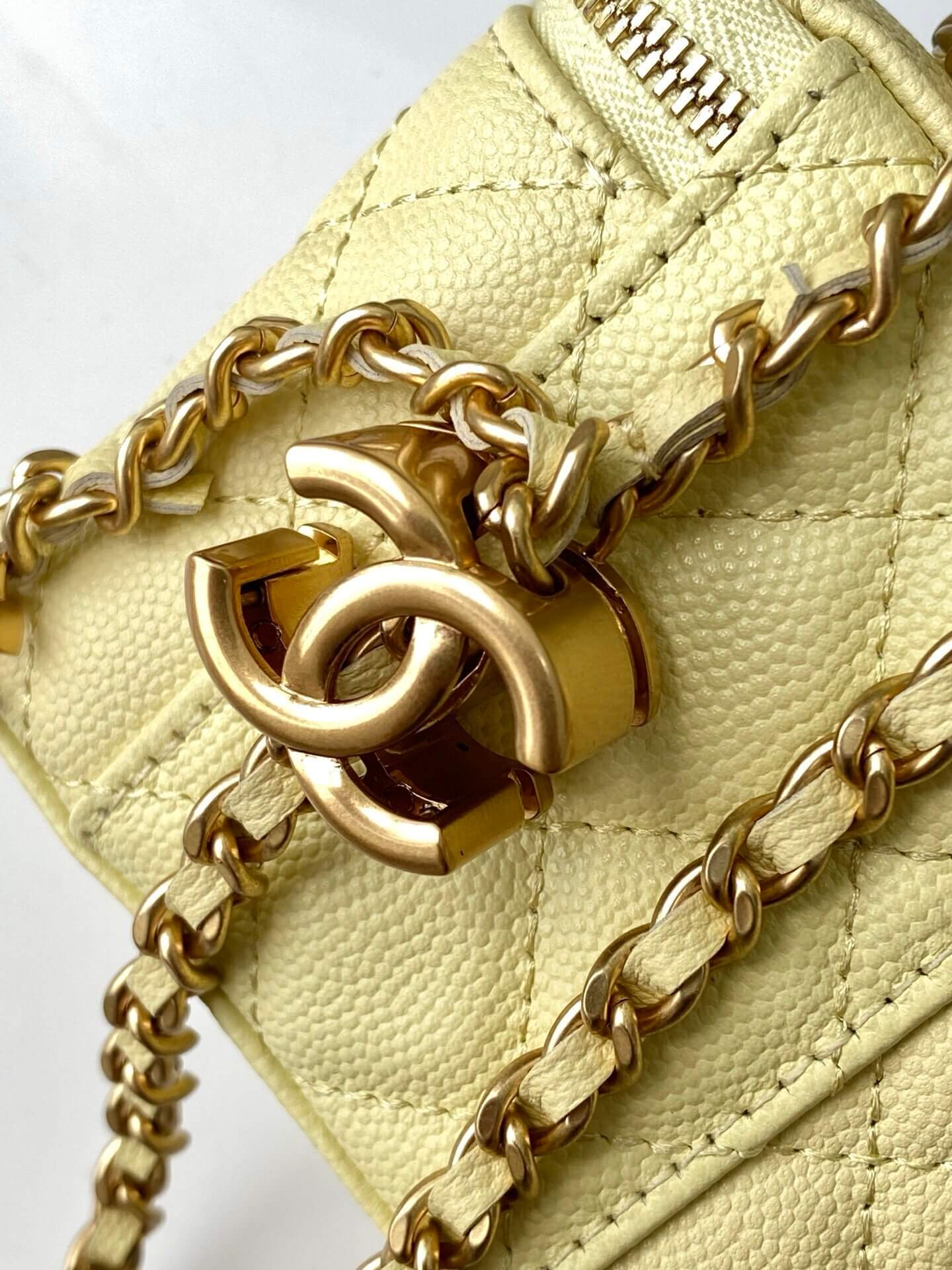 Chanel Quilted Top Handle Mini Vanity Case Caviar Leather Crossbody Bag - Image 52
