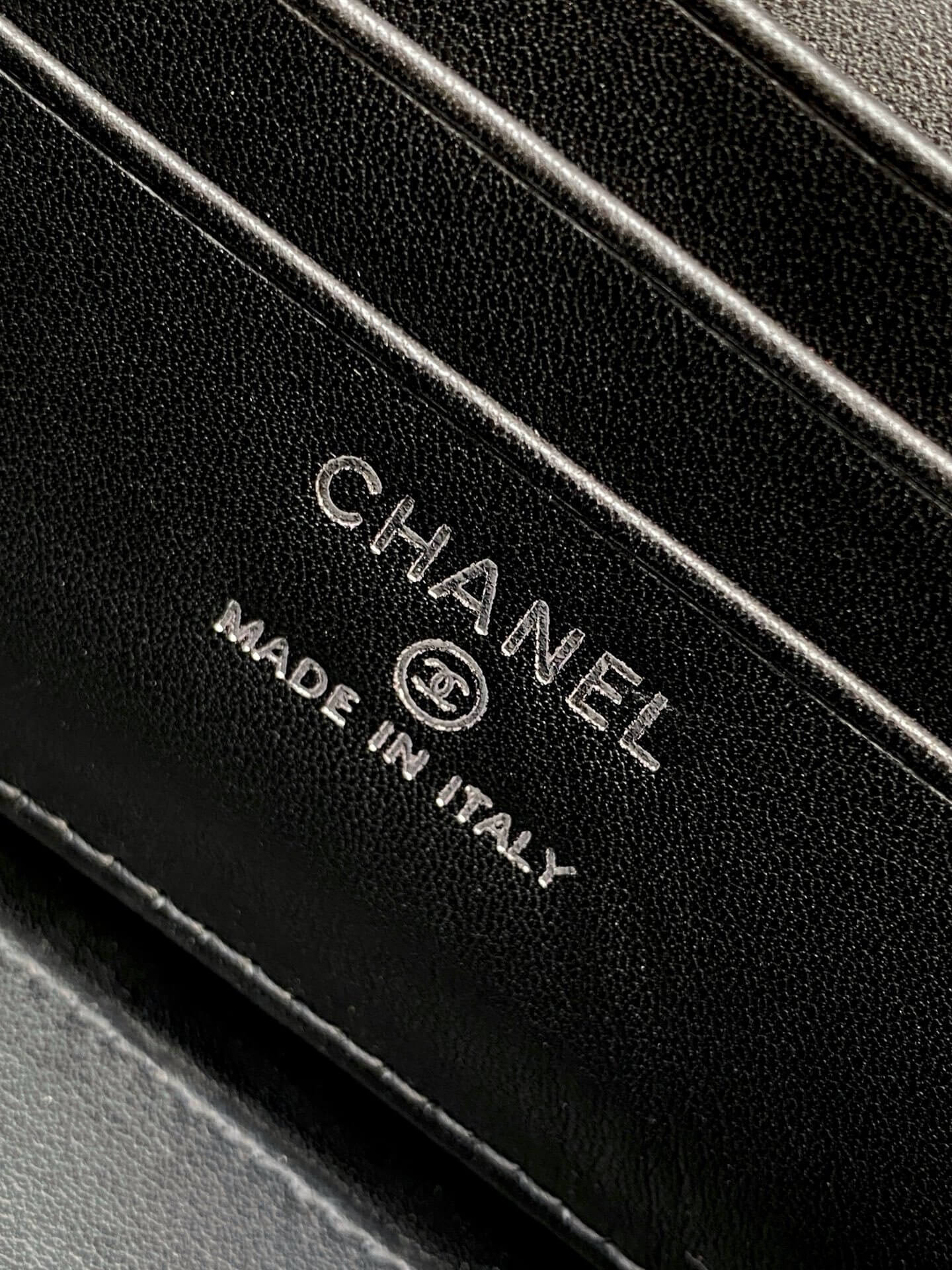 Chanel Small Top Handle Long Vanity Case with Chain Grained Calfskin Caviar Leather - Image 31