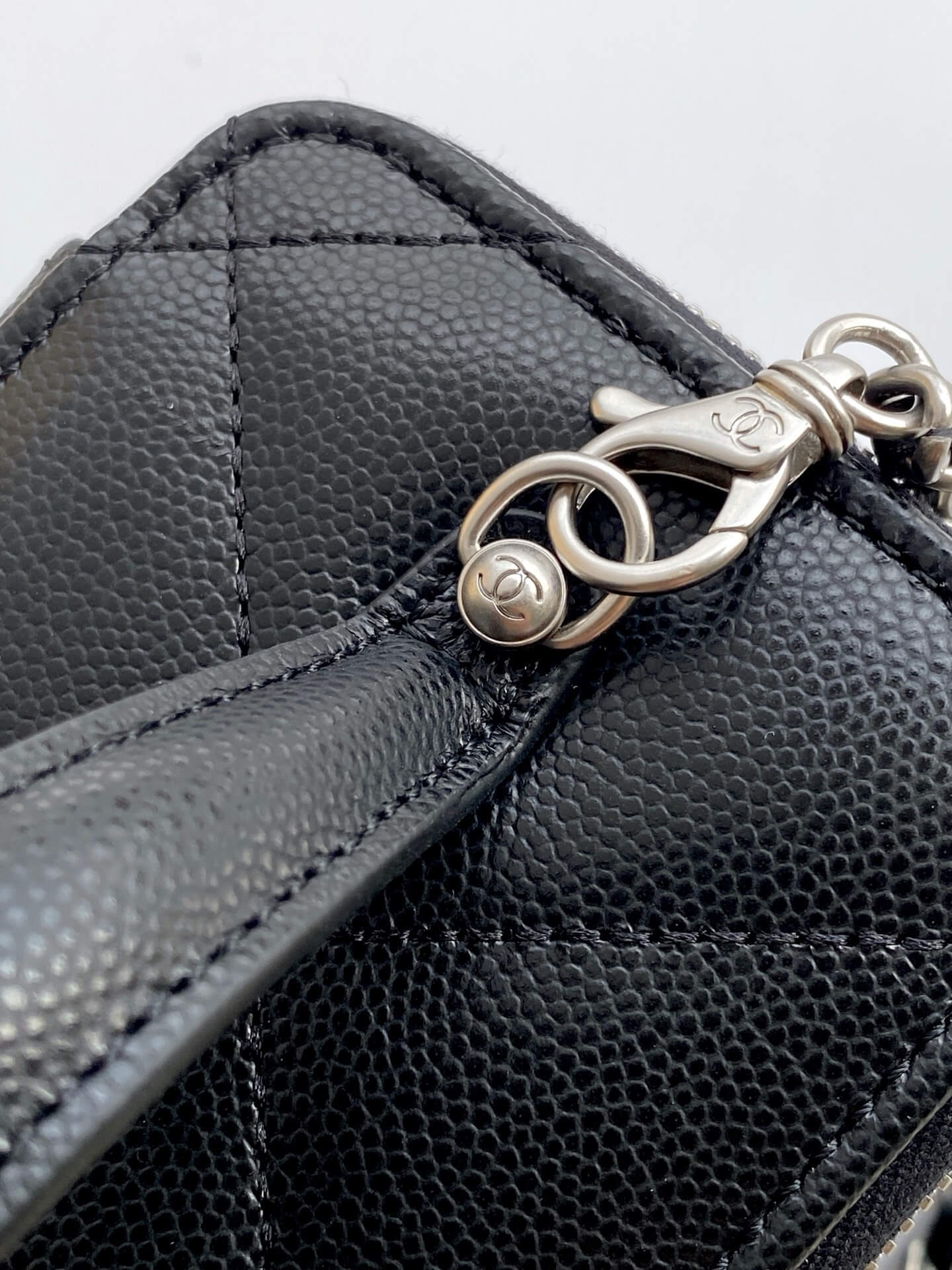 Chanel Small Top Handle Long Vanity Case with Chain Grained Calfskin Caviar Leather - Image 33