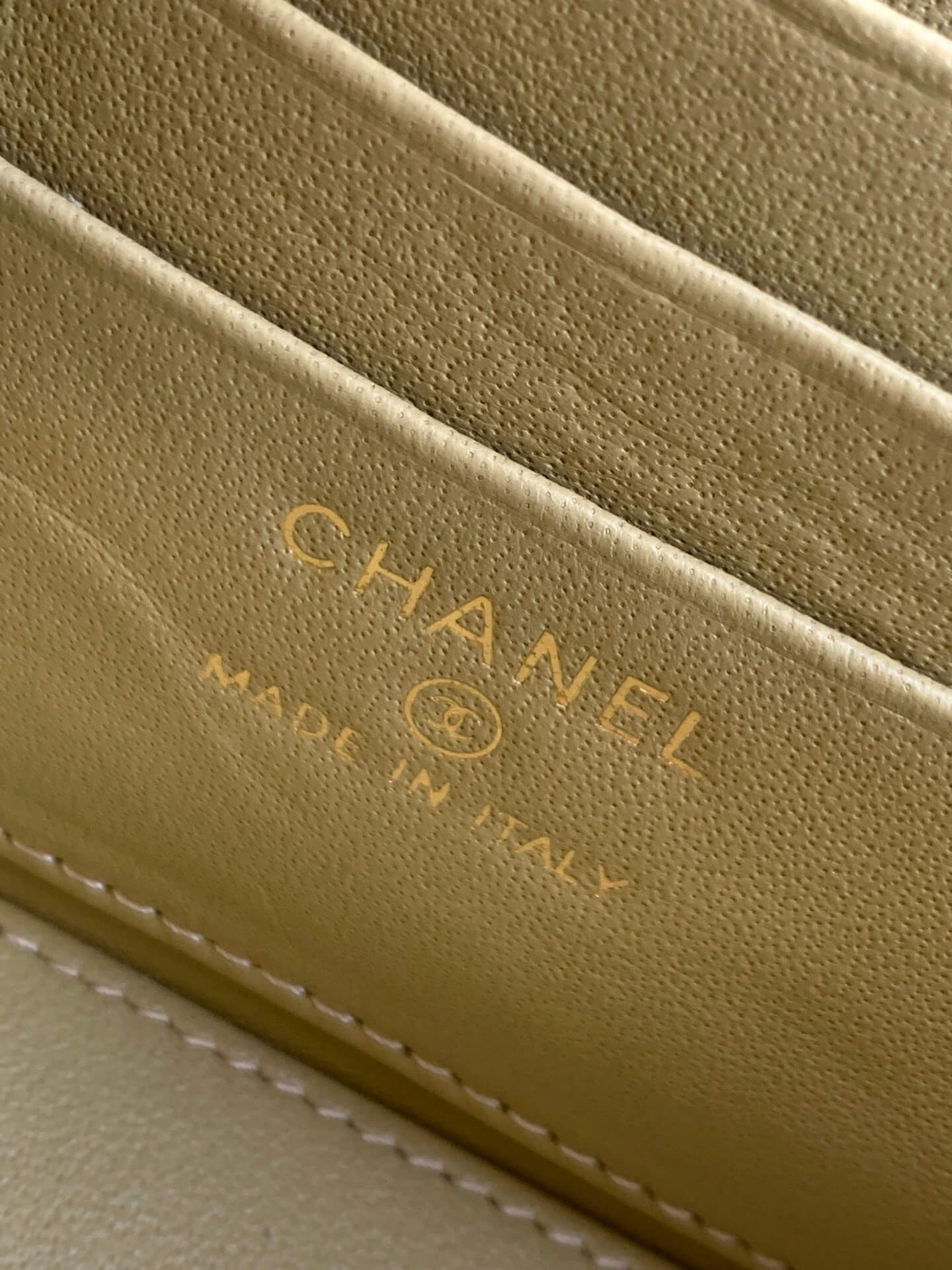 Chanel Small Top Handle Long Vanity Case with Chain Grained Calfskin Caviar Leather - Image 111