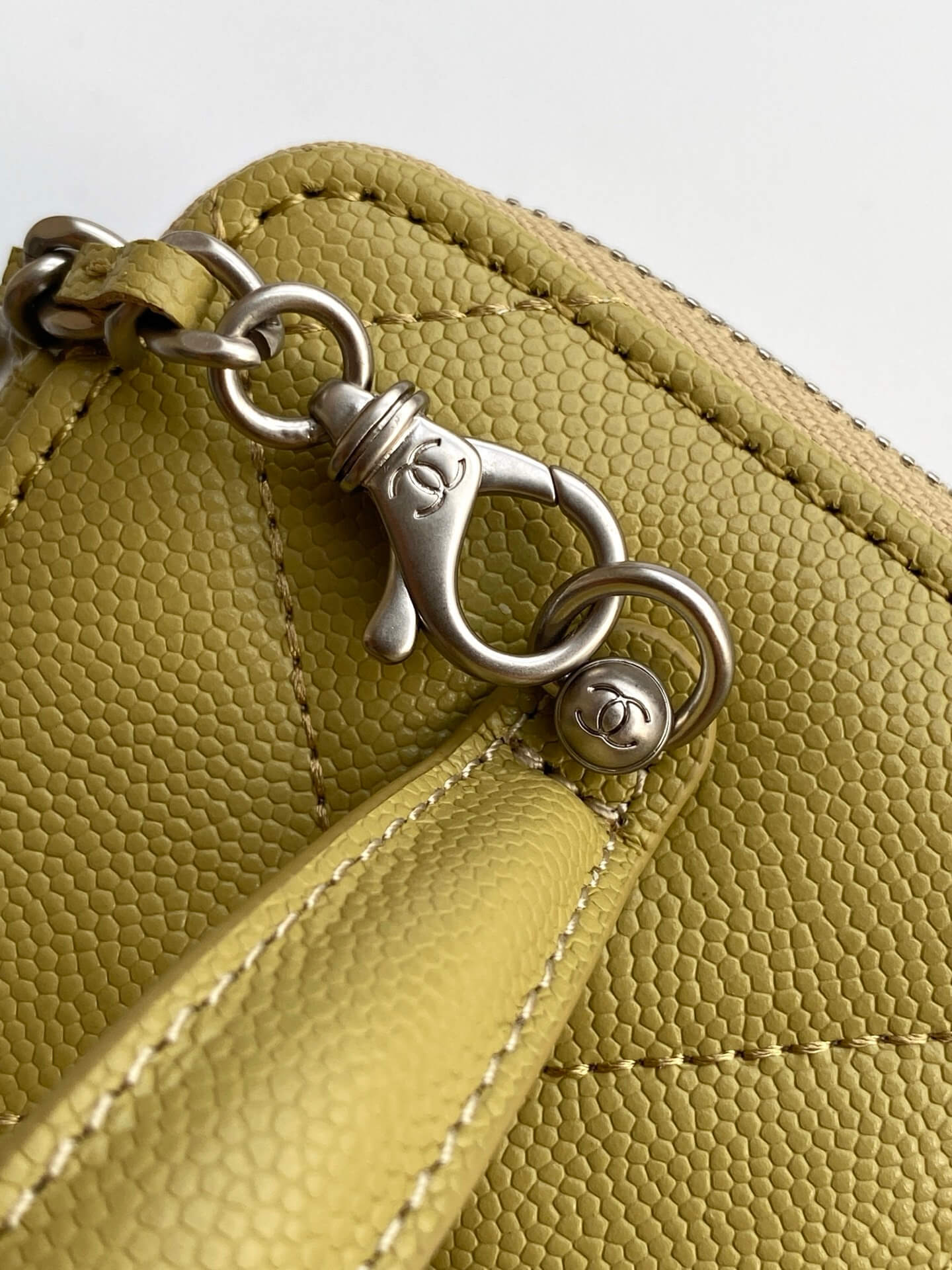 Chanel Small Top Handle Long Vanity Case with Chain Grained Calfskin Caviar Leather - Image 122