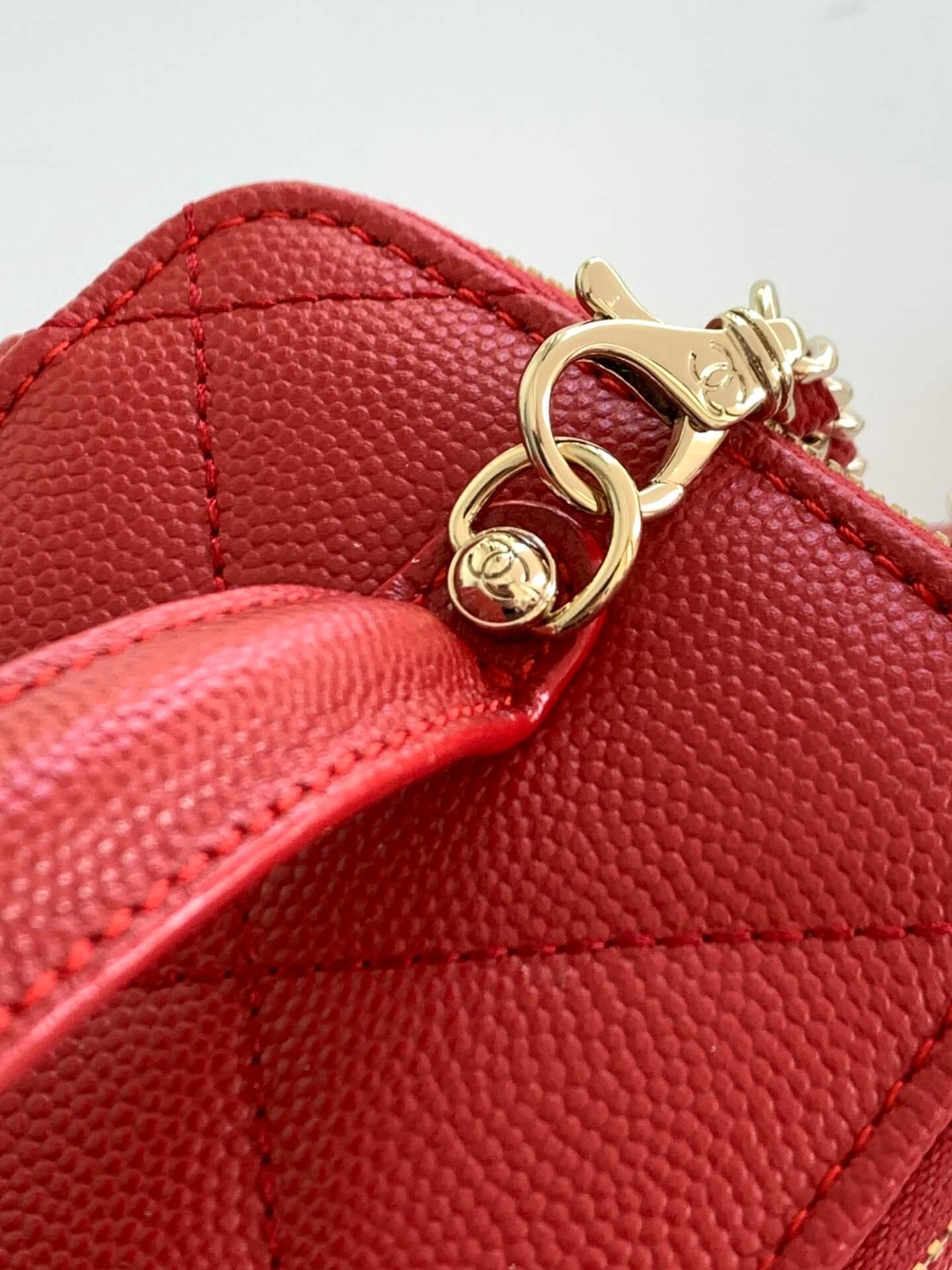 Chanel Small Top Handle Long Vanity Case with Chain Grained Calfskin Caviar Leather - Image 7