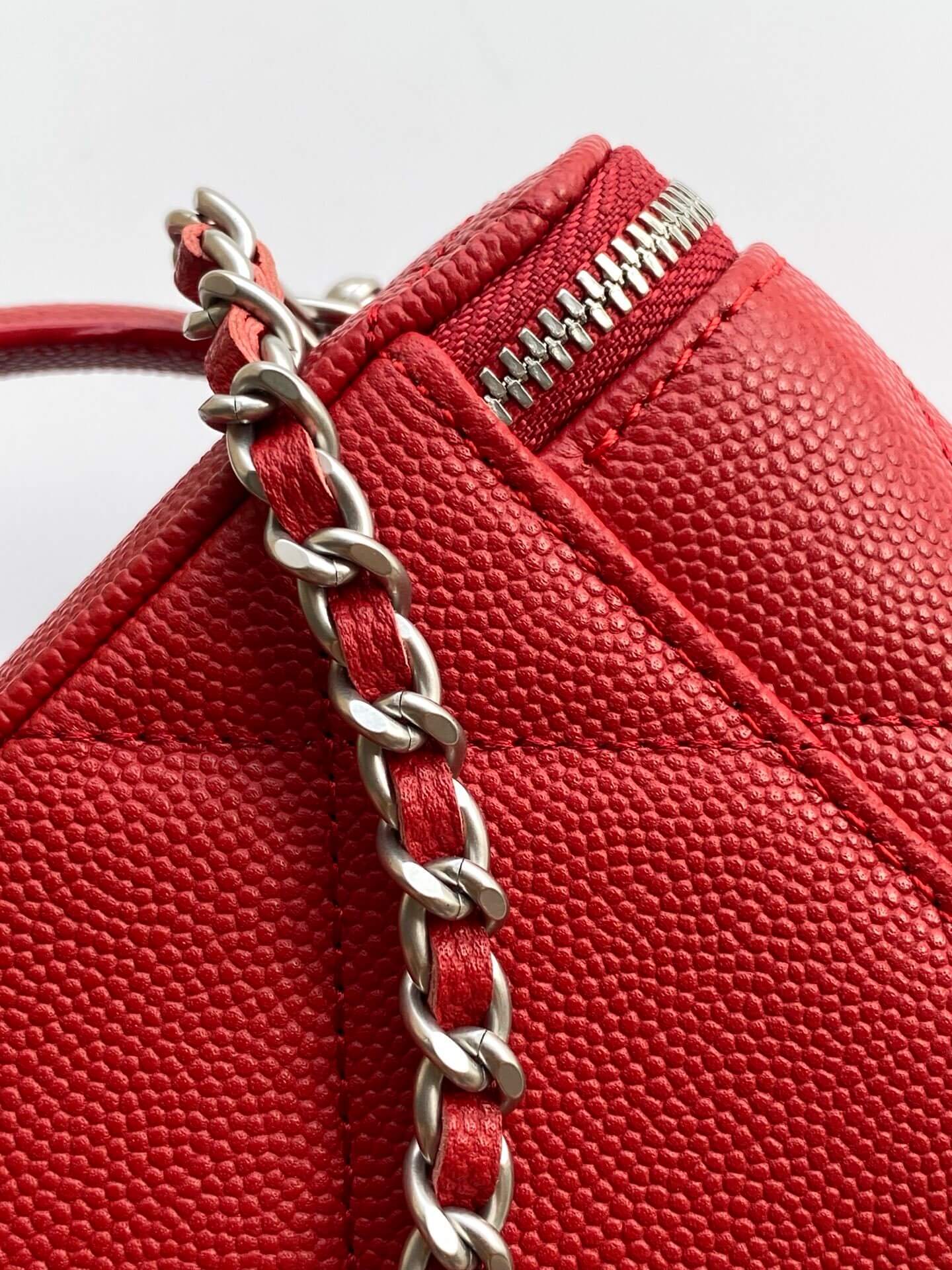 Chanel Small Top Handle Long Vanity Case with Chain Grained Calfskin Caviar Leather - Image 15