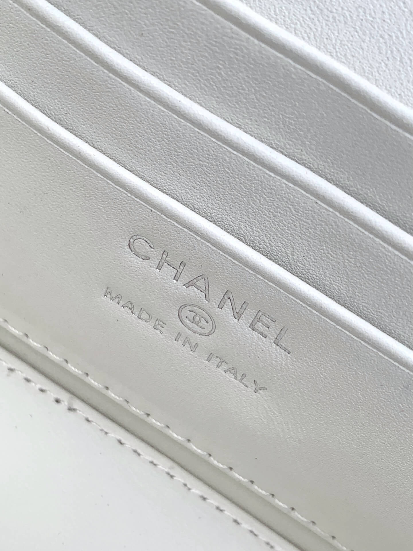 Chanel Small Top Handle Long Vanity Case with Chain Grained Calfskin Caviar Leather - Image 49