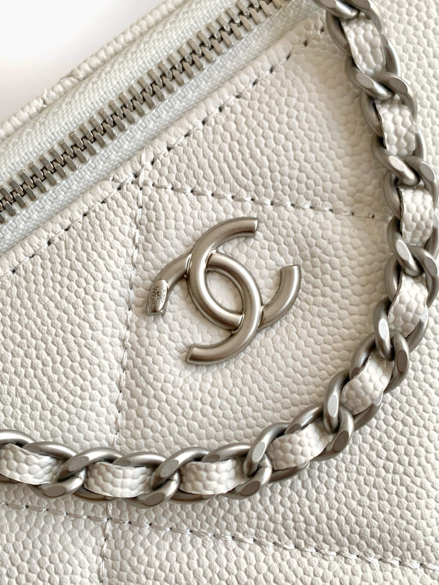 Chanel Small Top Handle Long Vanity Case with Chain Grained Calfskin Caviar Leather - Image 50