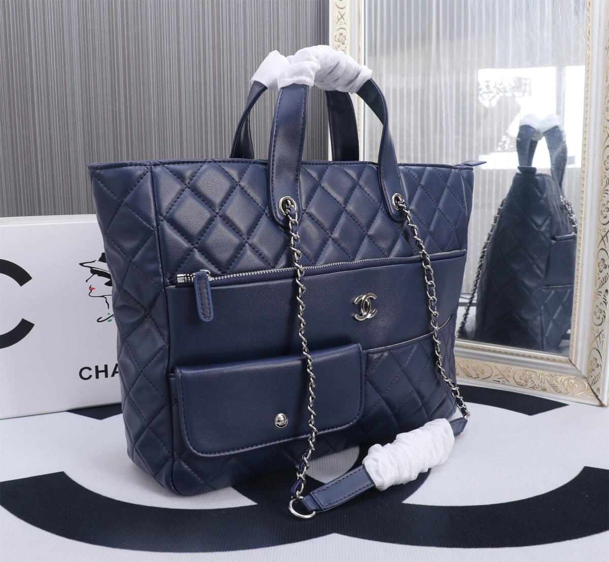 Chanel Ultra Pocket Tote quilted calfskin leather Shoulder Handbag - Image 5